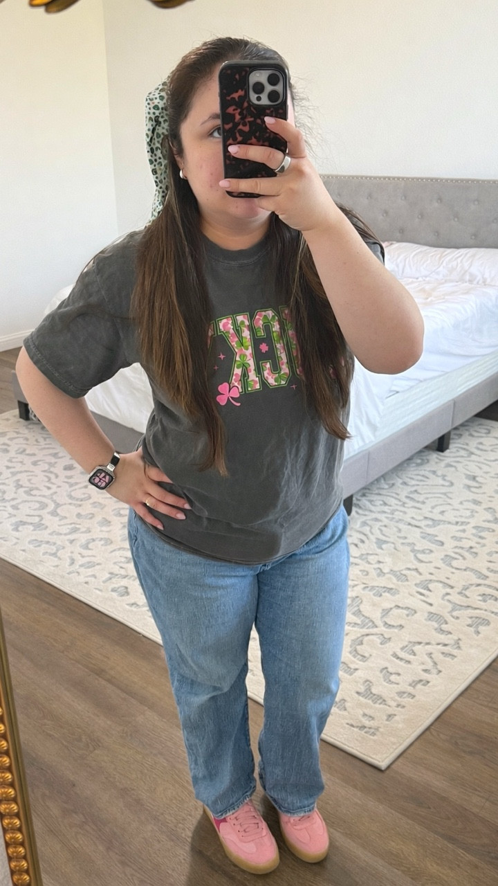 Happy St. Patrick’s Day! 🍀🌈🤍 #ootd #stpatricksdayoutfit #diml #teacherfit 

@madewell @amazonfashion @target @drscholls_official @apple @ouraring