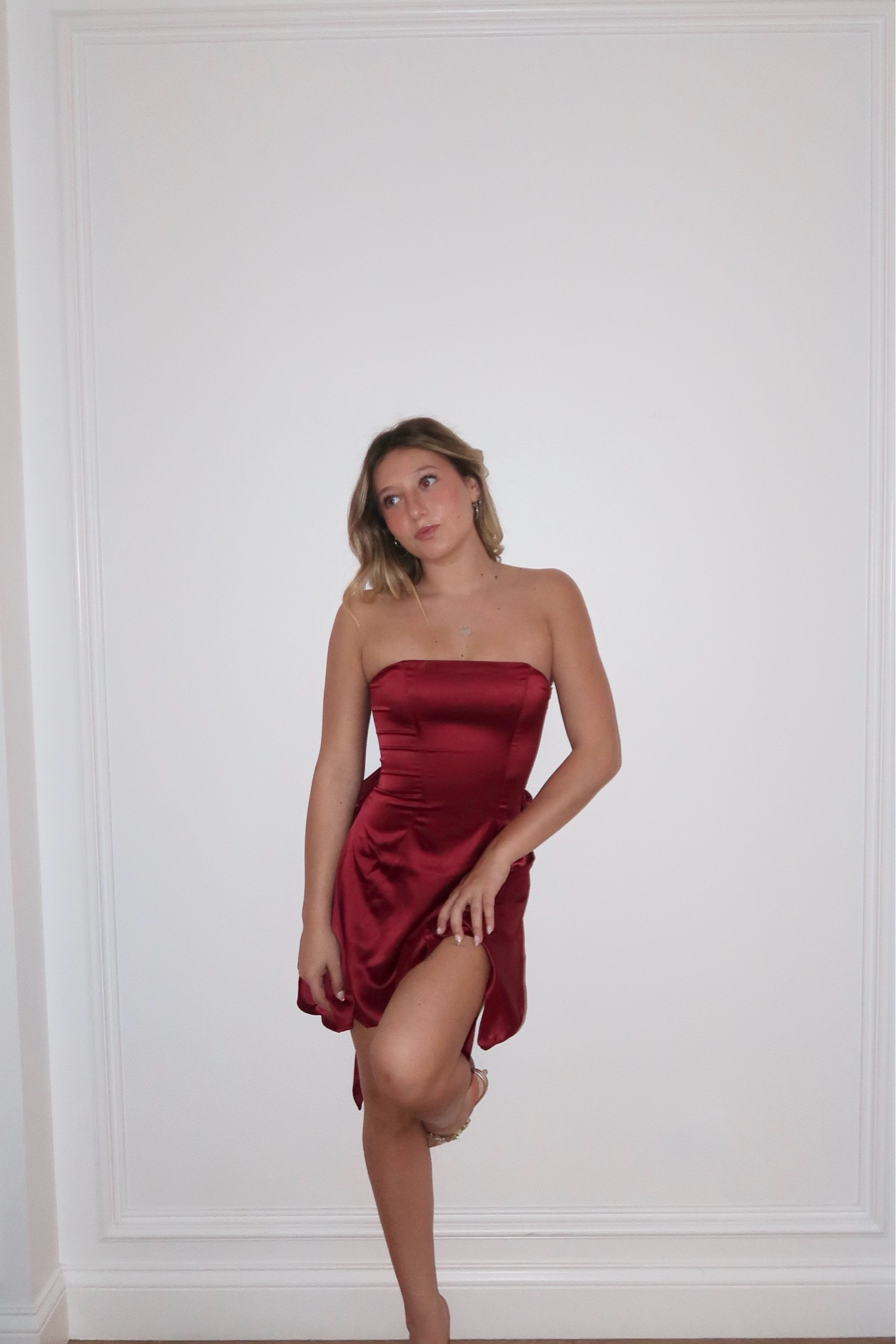 freja mini dress burgundy FREYA VEST MINI DRESS - DEEP RED – CHIC LE FRIQUE main image 0