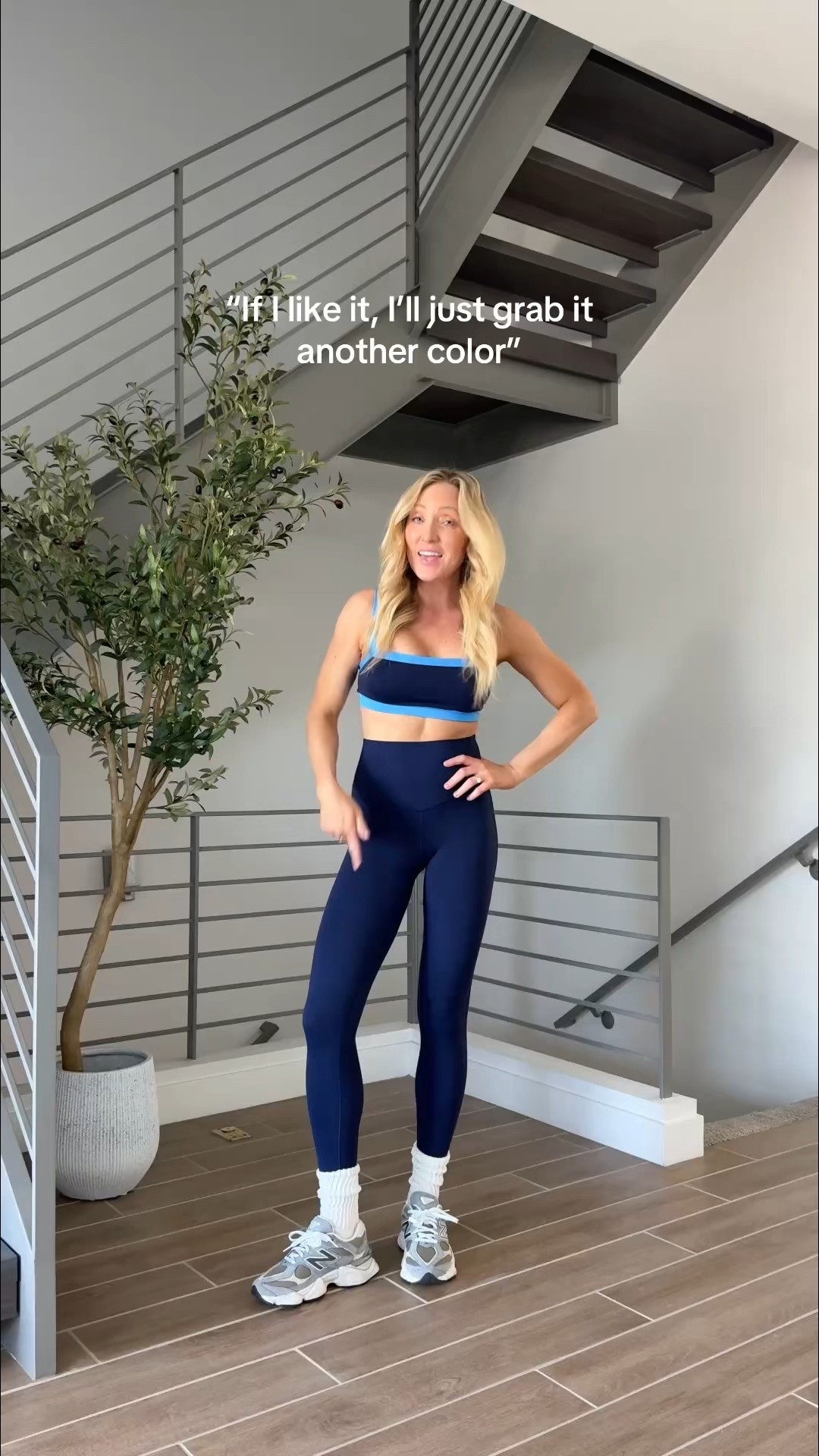 The best colorblock workout set!!! Aerie does it again with this amazing set that looks so high end! Wearing size XS in both, it runs tts, but if you’re in between size up! 

#LTKActive #LTKfitnessgoals