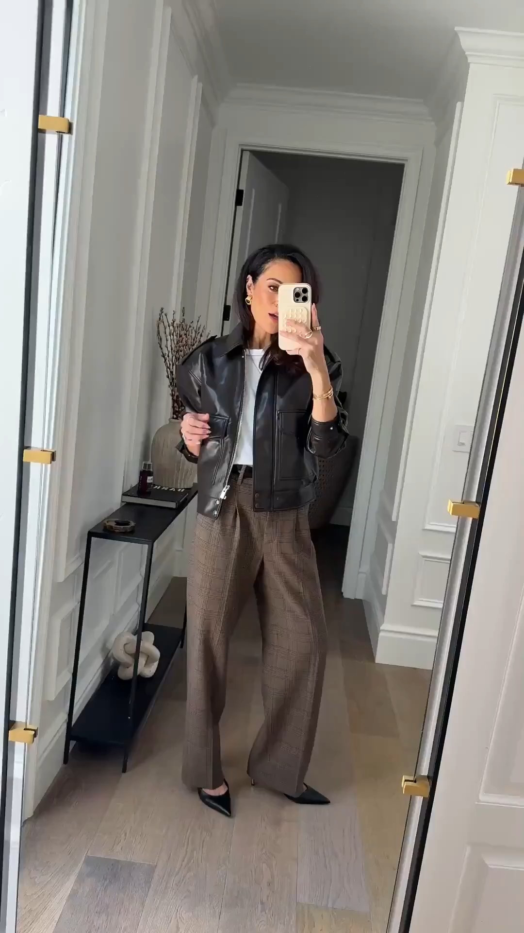 Workwear Wednesday! Love the fit of these pants and they come in several colors! 




Jacket, office style, workwear, trousers 

#LTKOver40 #LTKWorkwear