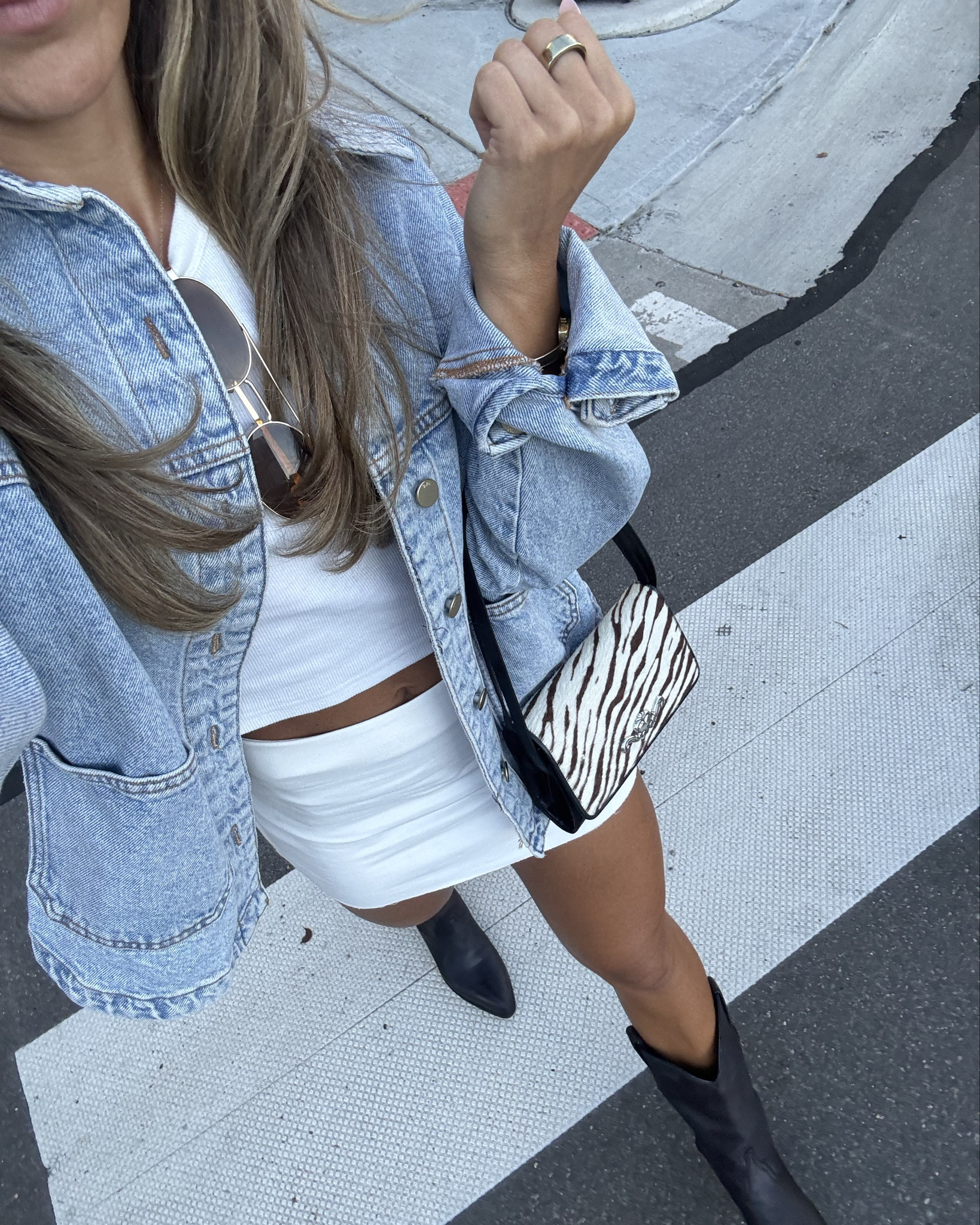 Summer dinner fit! 
Jacket: Zara
Purse: thrifted
Boots: thrifted 