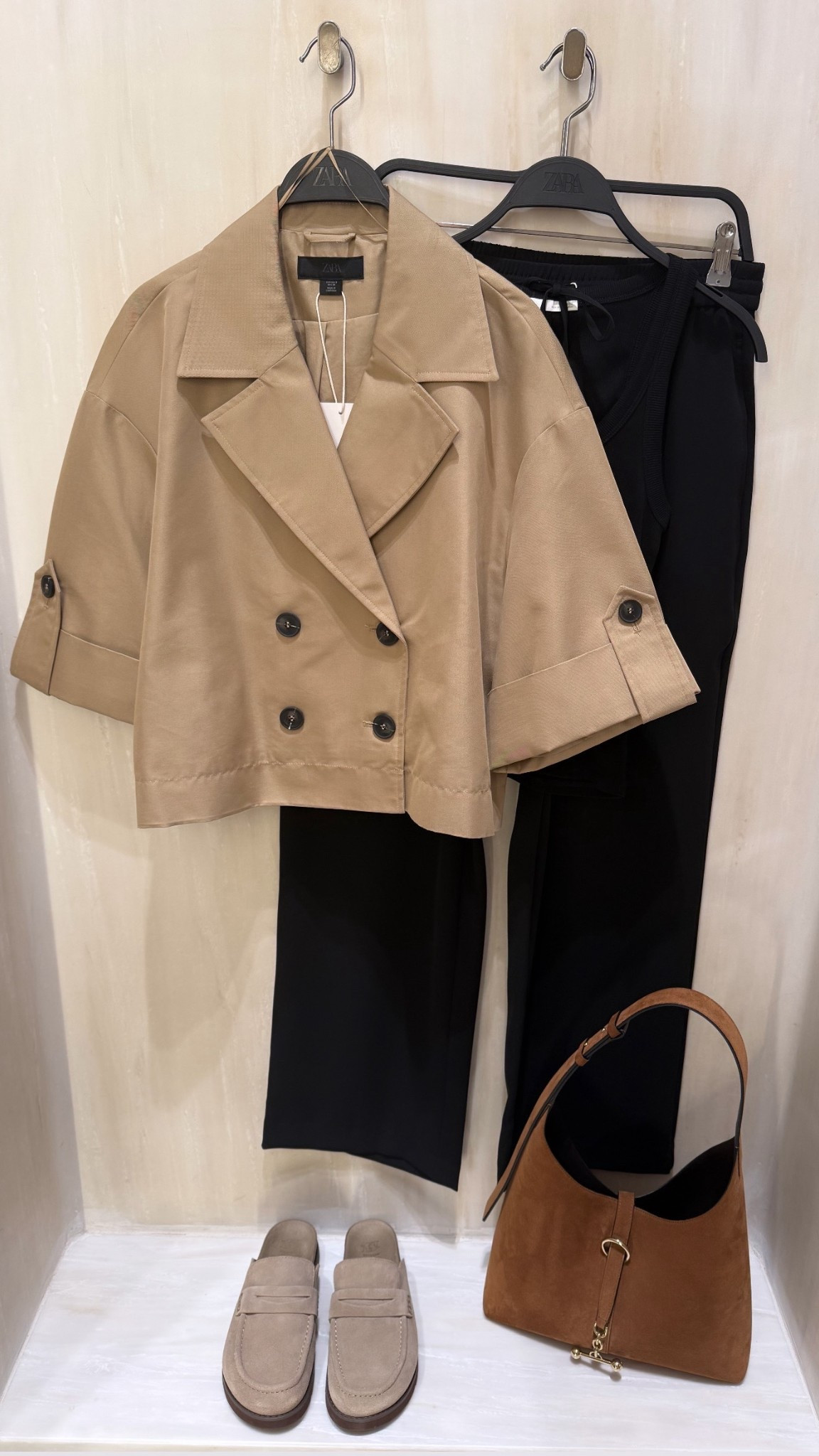 CROPPED TRENCH❤️‍🔥
Tags: chic women’s style new in Zara beige jacket black wide leg trousers tank top suede mules loafers spring trending style toe bag strathberry fashion capsule wardrobe elevated basics city break work office workwear comfy realistic ootd

#LTKshoes #LTKspring #LTKstyletip