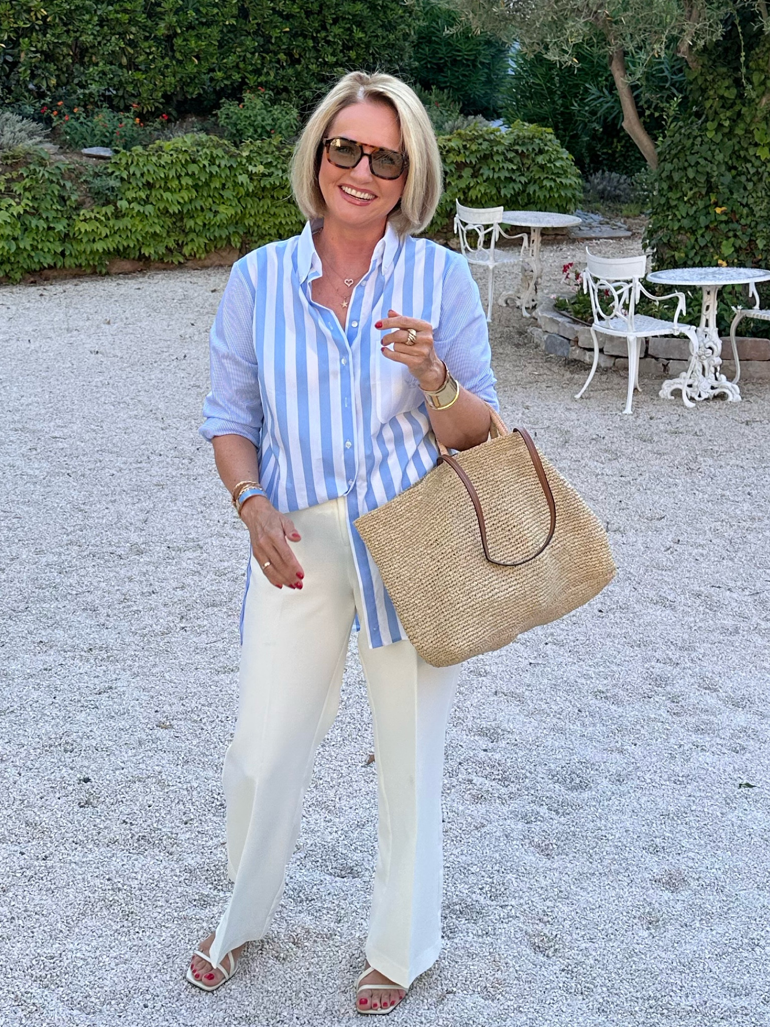 Emanou Bluse, Attentif Hose, Sandalen Massimo Dutti, Tasche &otherstories, Brille Vehla

#LTKeurope #LTKSeasonal #LTKstyletip