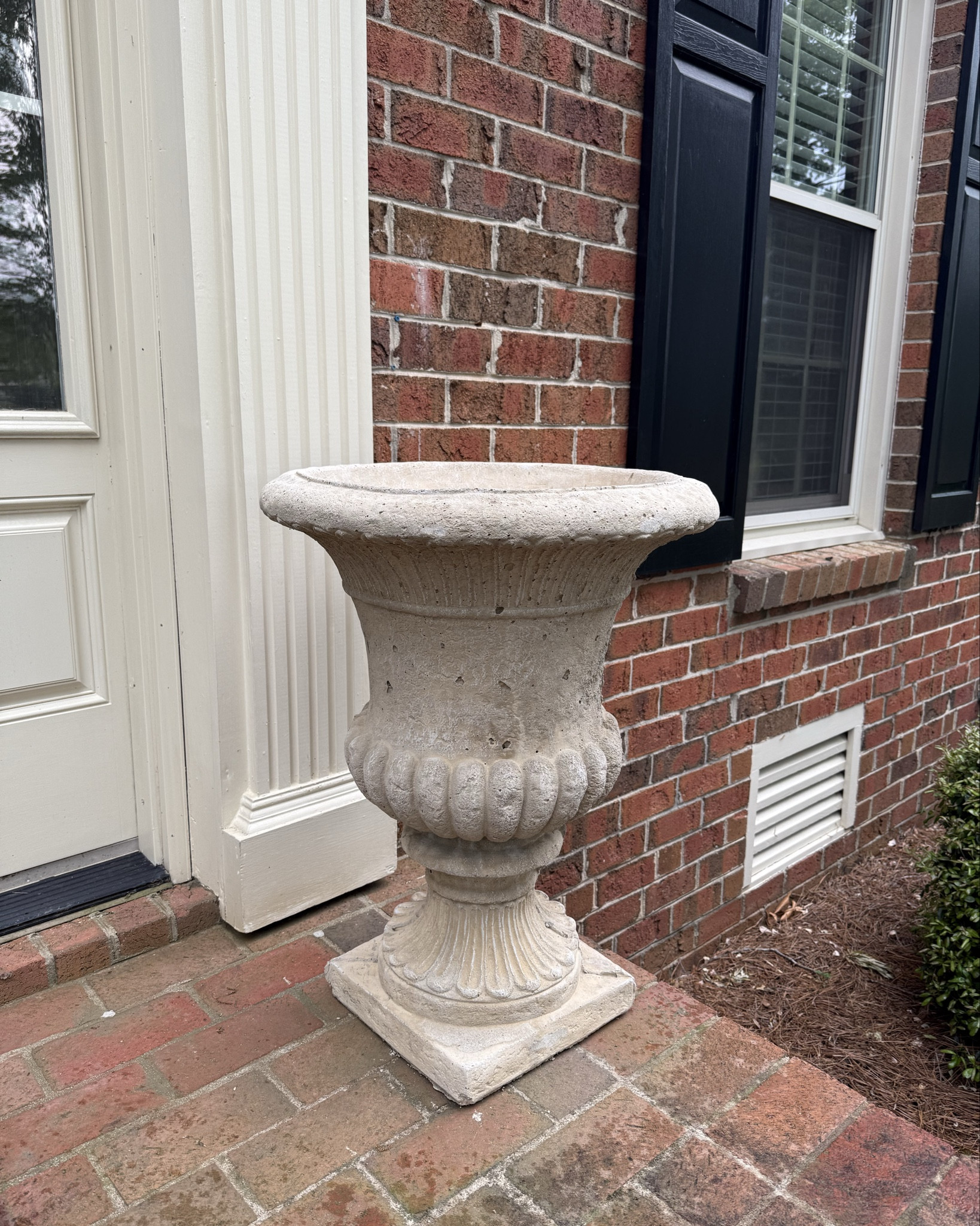 SO heavy! Quality is 10/10.



#LTKFindsUnder100 #LTKHome #LTKSeasonal