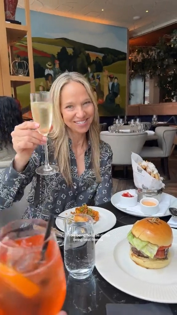 Lunch with my stylish mom

#LTKBeauty #LTKFamily #LTKStyleTip