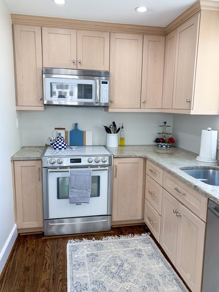 Kitchen hardware, knobs, drawer pull, kitchen accessories, kitchen rug 

#LTKunder50 #LTKhome