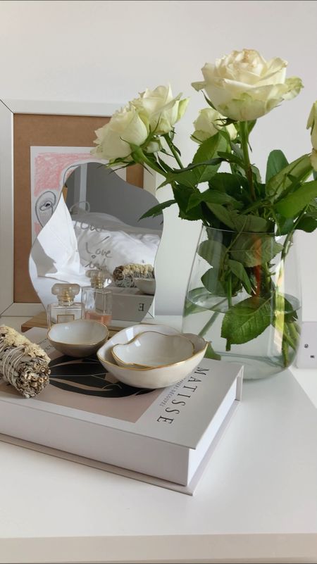 What’s on your bedside table [close up] 

#LTKhome #LTKeurope #LTKstyletip