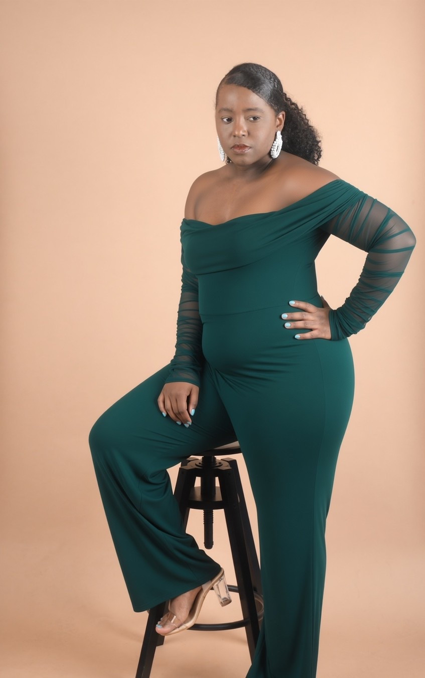 This emerald jumpsuit is so figure-flattering and comfortable thanks to the stretch in the fabric. It’s easy to move in and perfect for New Year’s Eve when you want a statement look without wearing a dress

new years eve outfit women,nye outfit ideas, jumpsuit for new years eve,holiday party outfit, nye outfit, New Year’s Eve outfits, express




#LTKSaleAlert #LTKU #LTKFindsUnder100