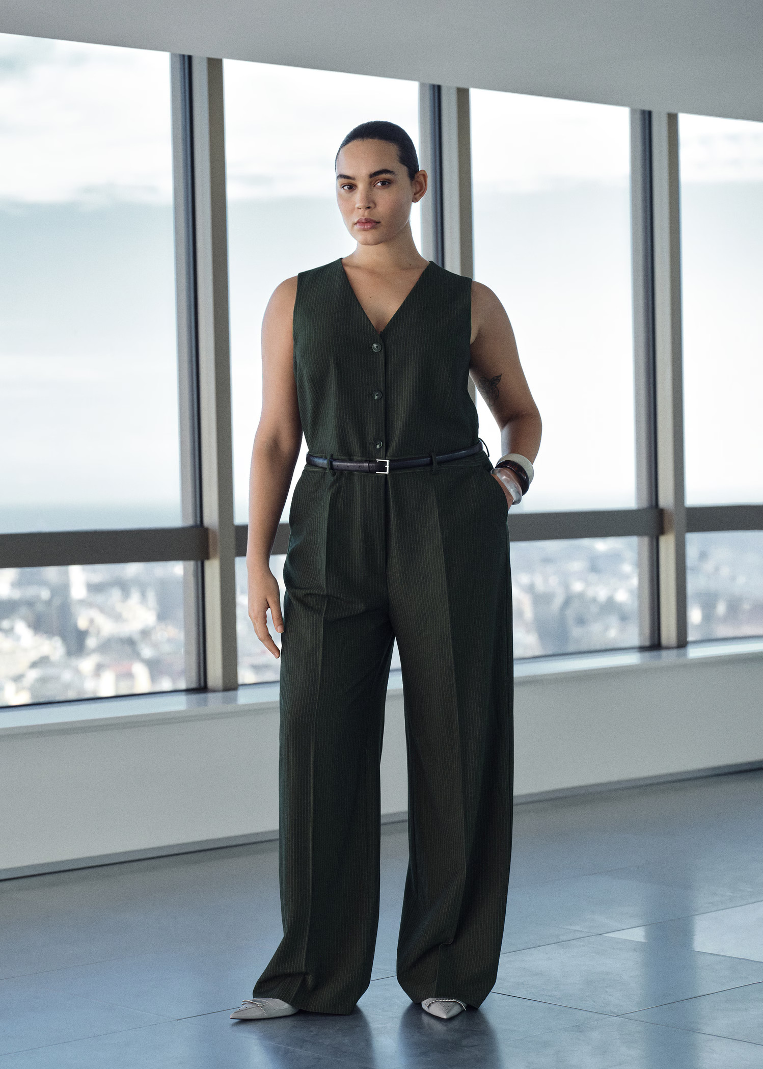 Nadelstreifen-Jumpsuit mit Gürtel - Damen | MANGO Deutschland | Mango EU