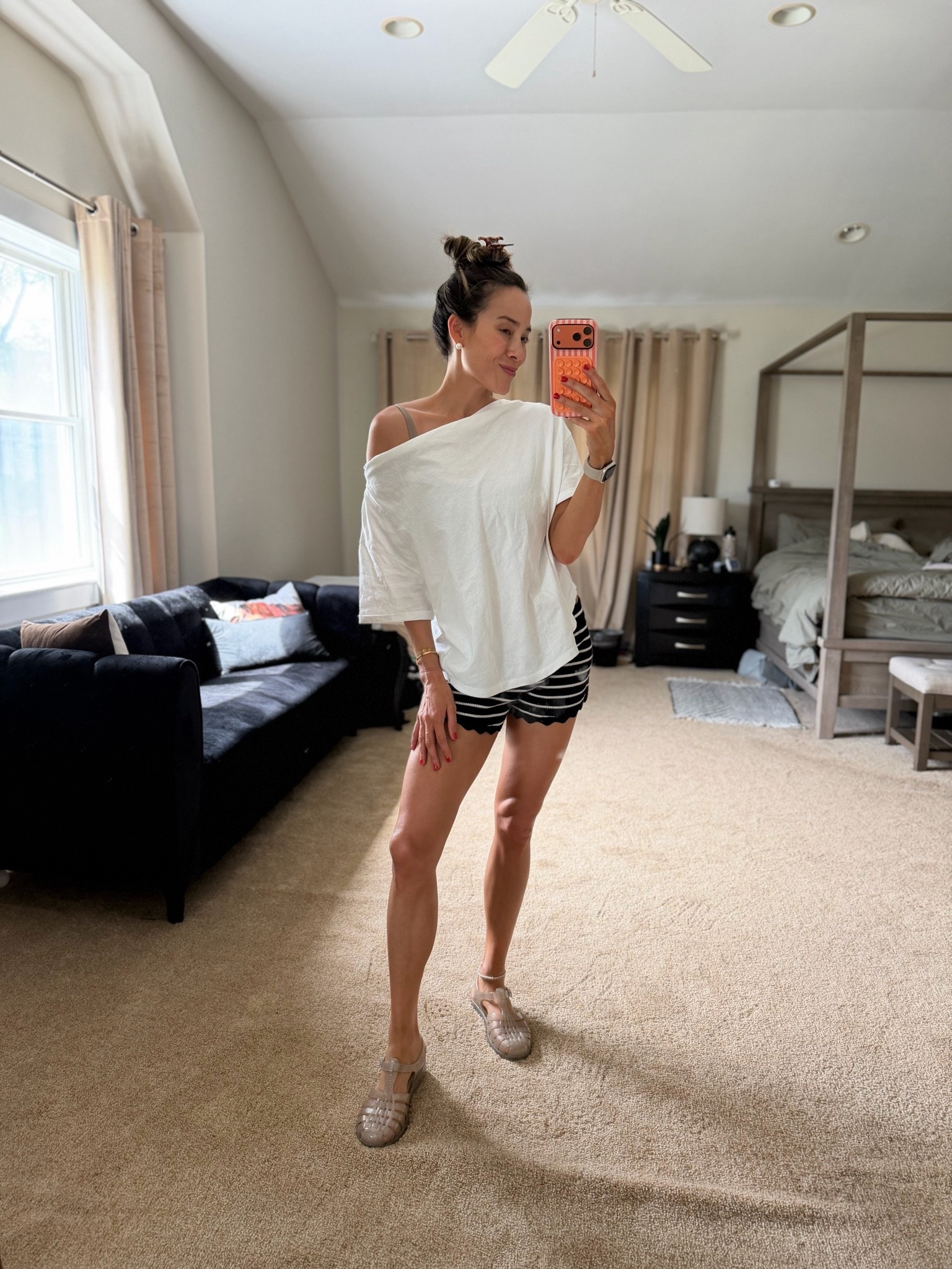 Heading to a facial fit🧖‍♀️

Top runs big and is a loose fit. Wearing size small. Shorts medium. Shoes 7.5, true to size.

#LTKootd #LTKdayinmylife #LTKselfcare