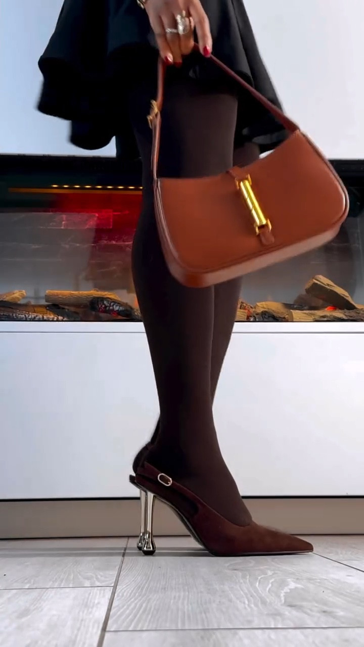 Add a touch of Brown to complete your look. Some of my favourite accessories from @charleskeithofficial 



#itsfaithmueller #imwithcharleskeith #charleskeithcommunity  #charleskeithfamily #accessories
