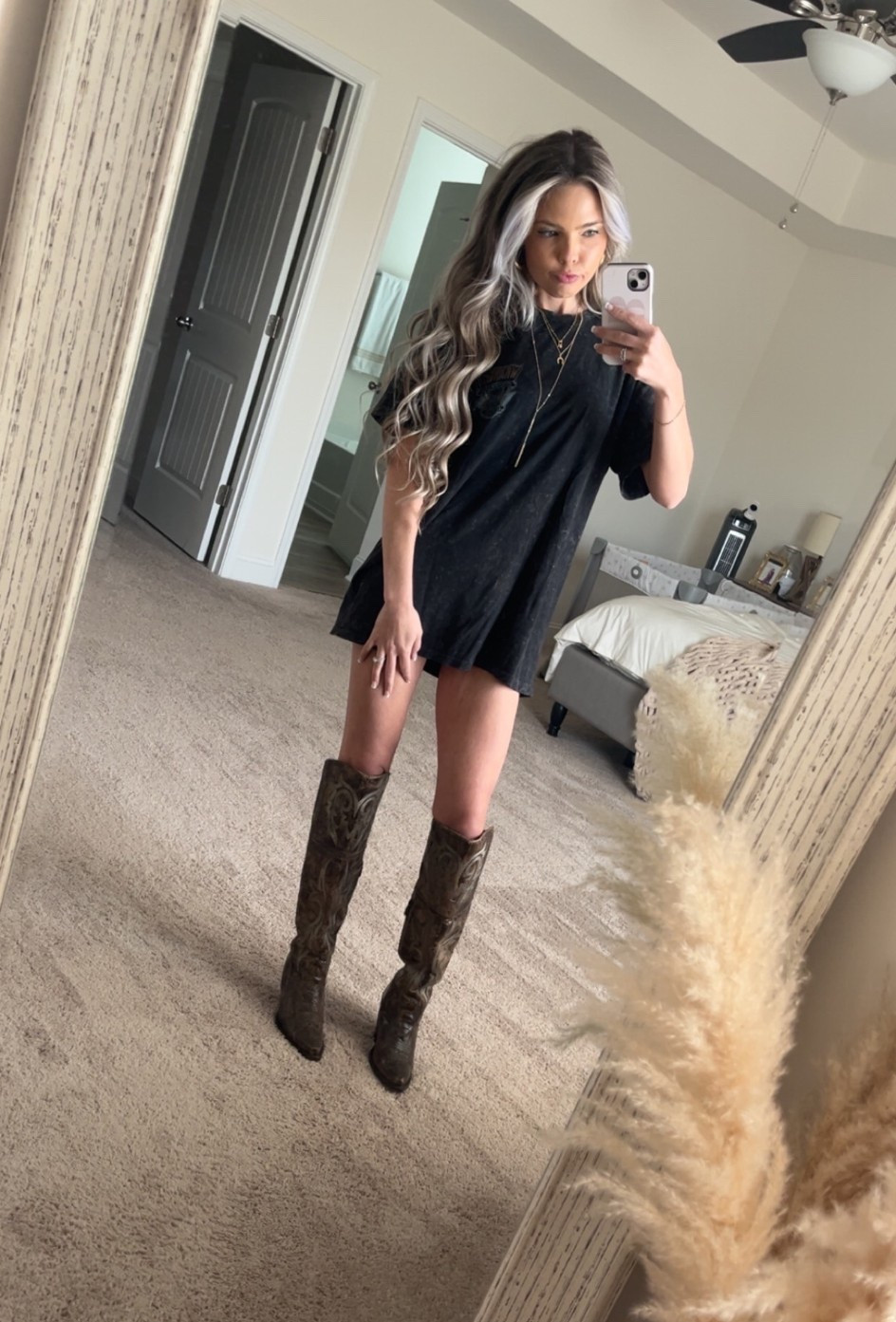 The comment section has been popping off about the hair lately…so I’m here to spill the tea on hair care 💇🏼‍♀️…and while we are at it…I’ll also spill the outfit deets 💋
*Walmart is selling out of these 🔥 Wrangler graphic tees quick…good thing I linked the SAME tee from Wrangler’s website 😘

#LTKStyleTip #LTKBeauty #LTKFindsUnder50