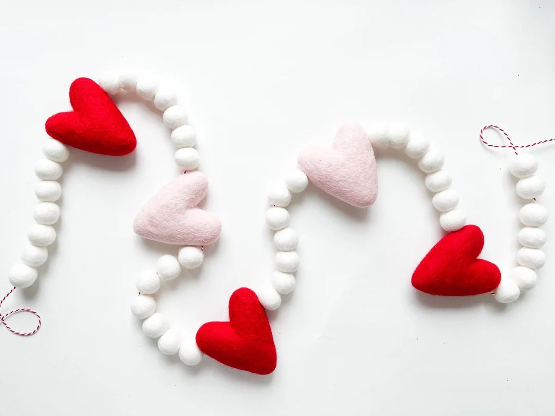 Big Felt Heart Valentine Garland Red or Light Pink Bunting, Banner - Etsy | Etsy (US)