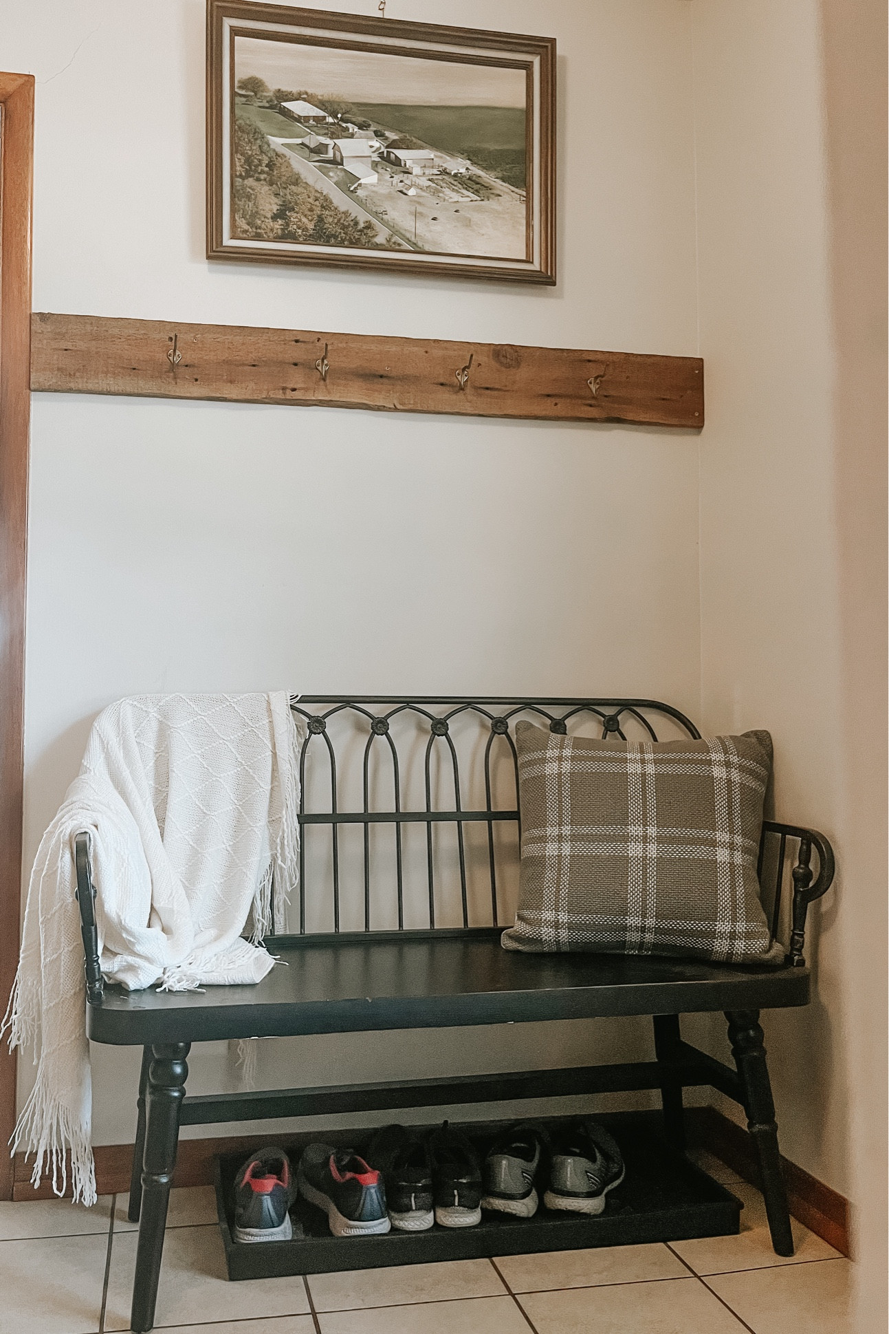 Entry way DIY ideas! 

💡Repurposed a vintage farm aerial for a photograph
💡Repurposed on old trim piece and hooks for a coat rack

If you are loving this look I picked out some similar items so you can recreate it! Or get creative yourself! 

#LTKFamily #LTKHome