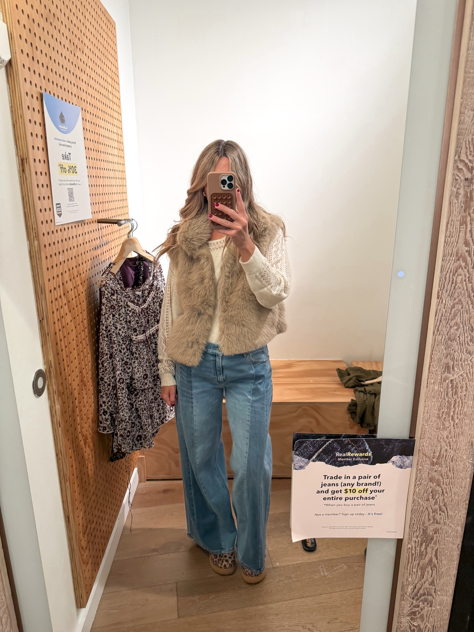 25-40% off all AMERICAN EAGLE + AERIE 🤎 family photos, Halloween, fall wedding guest  🩷fall outfits, jeans, sweatshirts, pants

#LTKSaleAlert #LTKSeasonal #LTKFindsUnder100