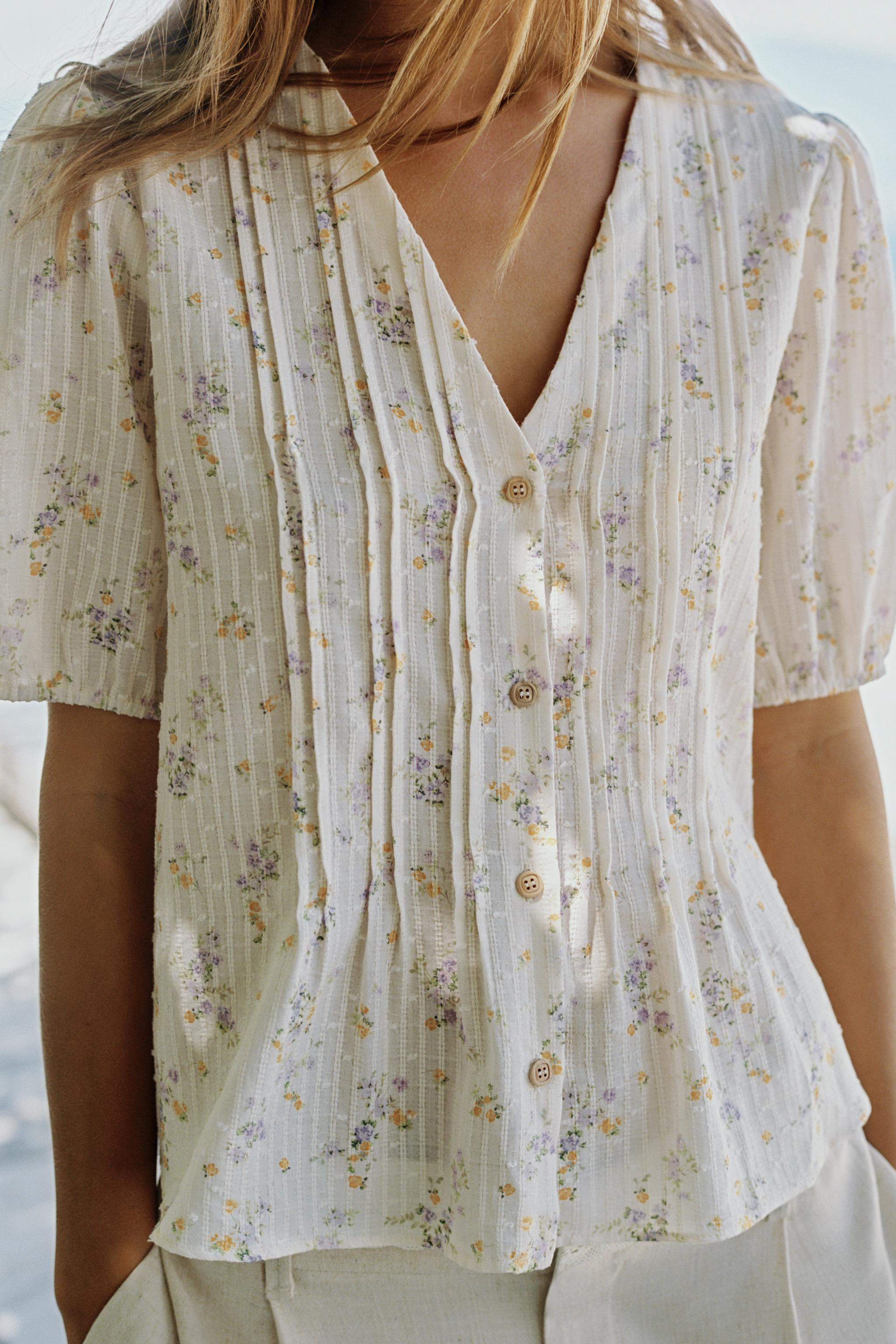 FLORAL PRINT PINTUCK BLOUSE | Zara US