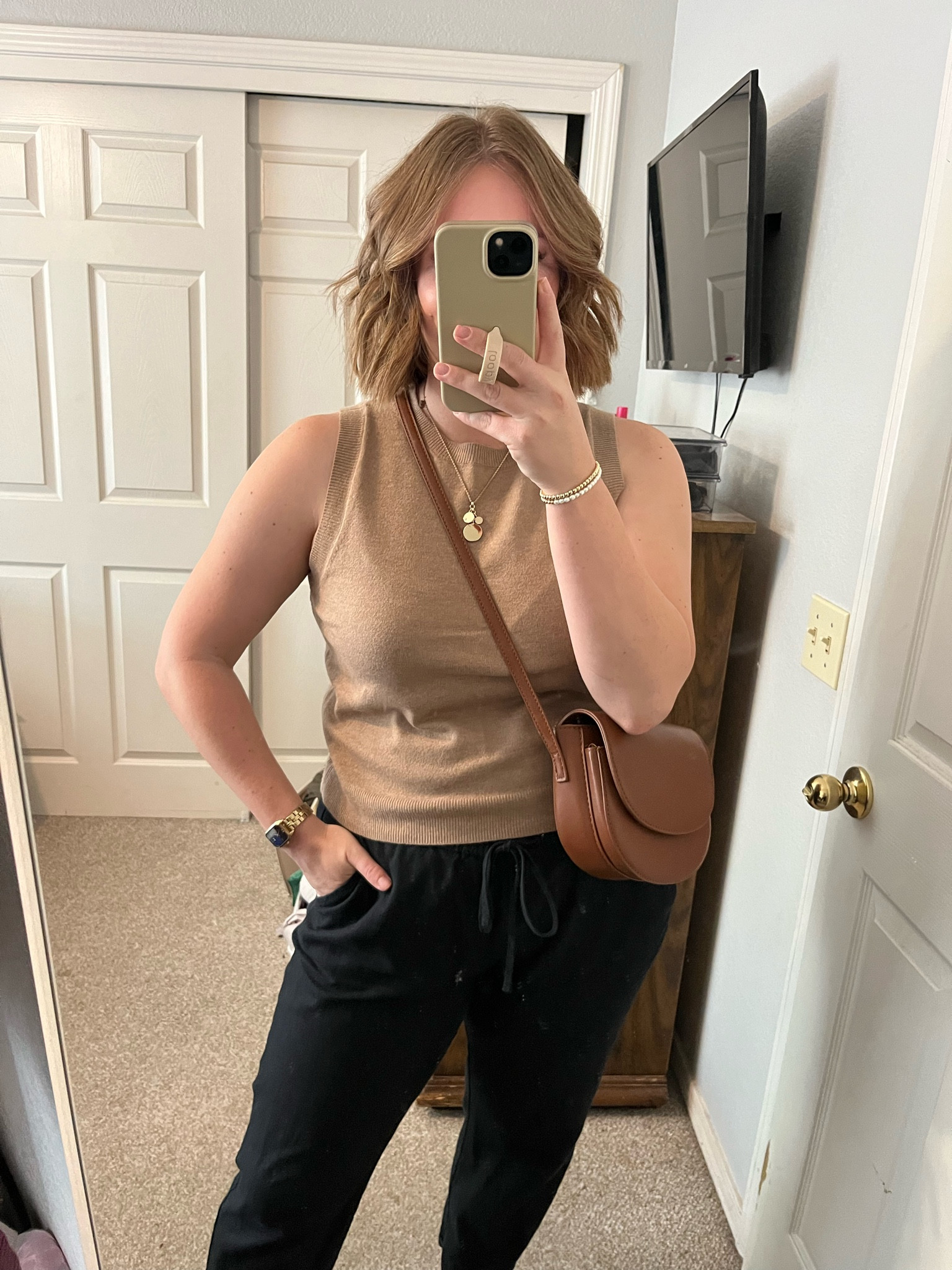 Dressing for Fall when it’s still warm out// sleeveless sweater + linen pants 

tank L (tts)

#LTKStyleTip #LTKMidsize #LTKFindsUnder50