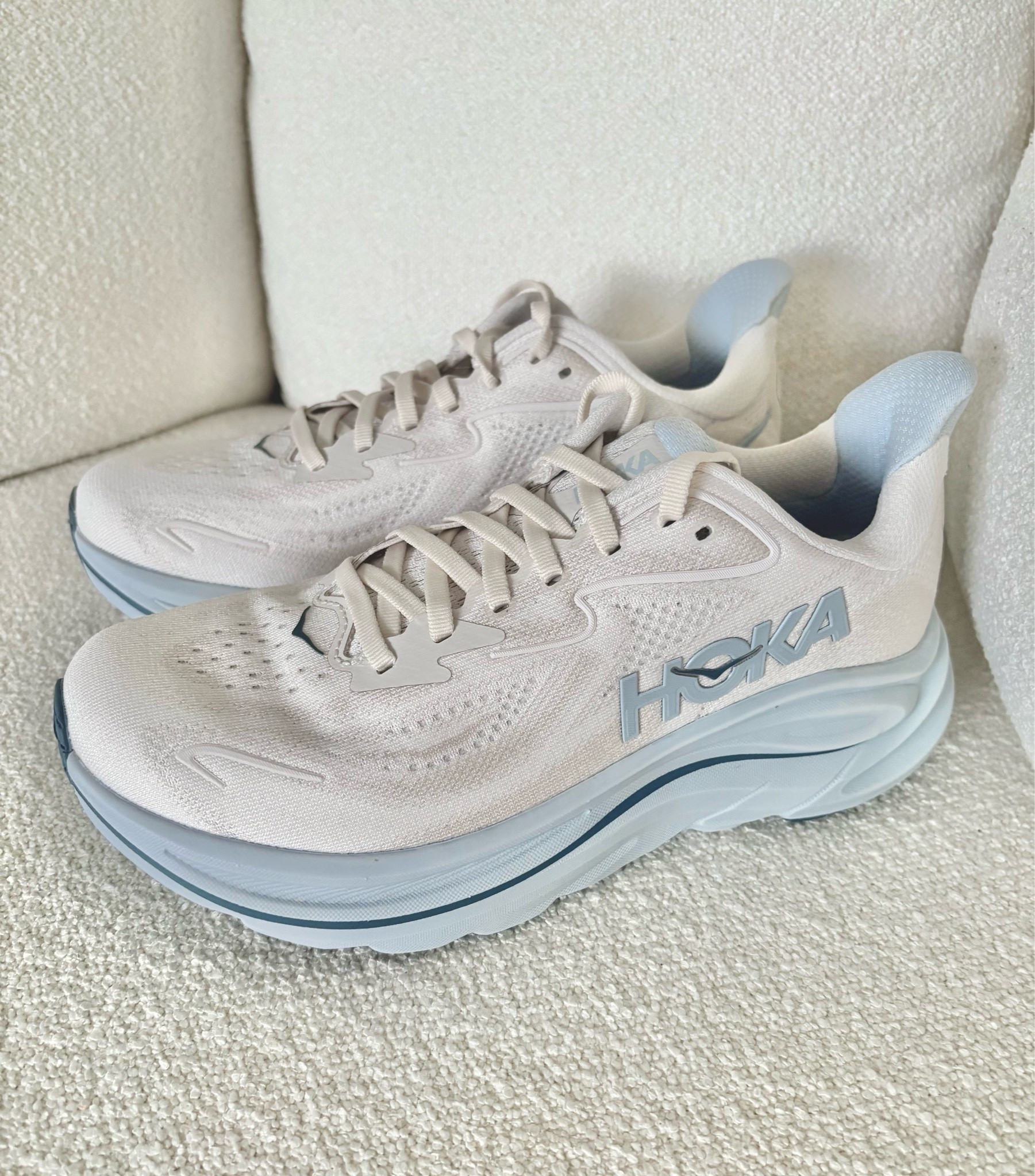Summer Hoka sneakers 🩵🤍
20% OFF! So comfy!!! (tts)

#LTKActive #LTKTravel #LTKfitnessgoals
