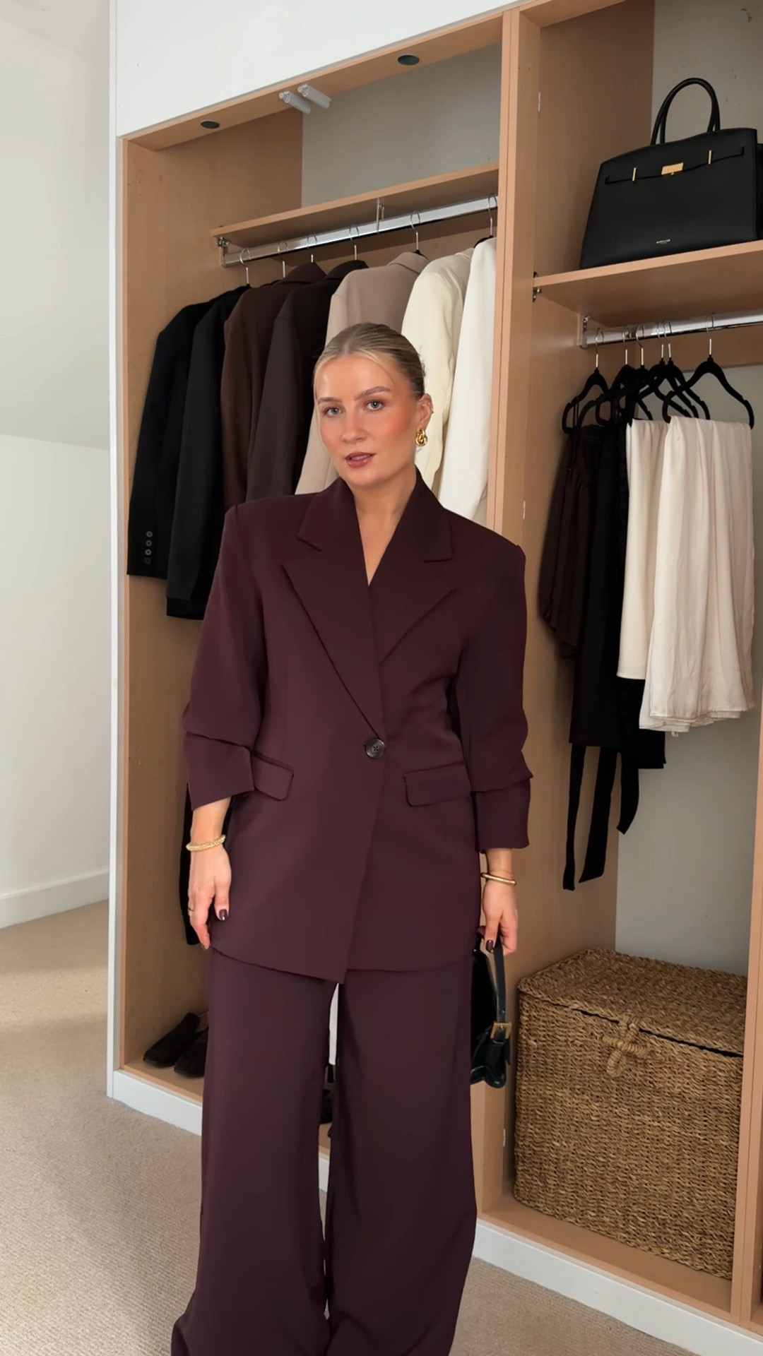 Brown or burgundy? Ad

I’m wearing a size M for ref (in blazer and trousers) @meshki 

Linked below for you to shop! 