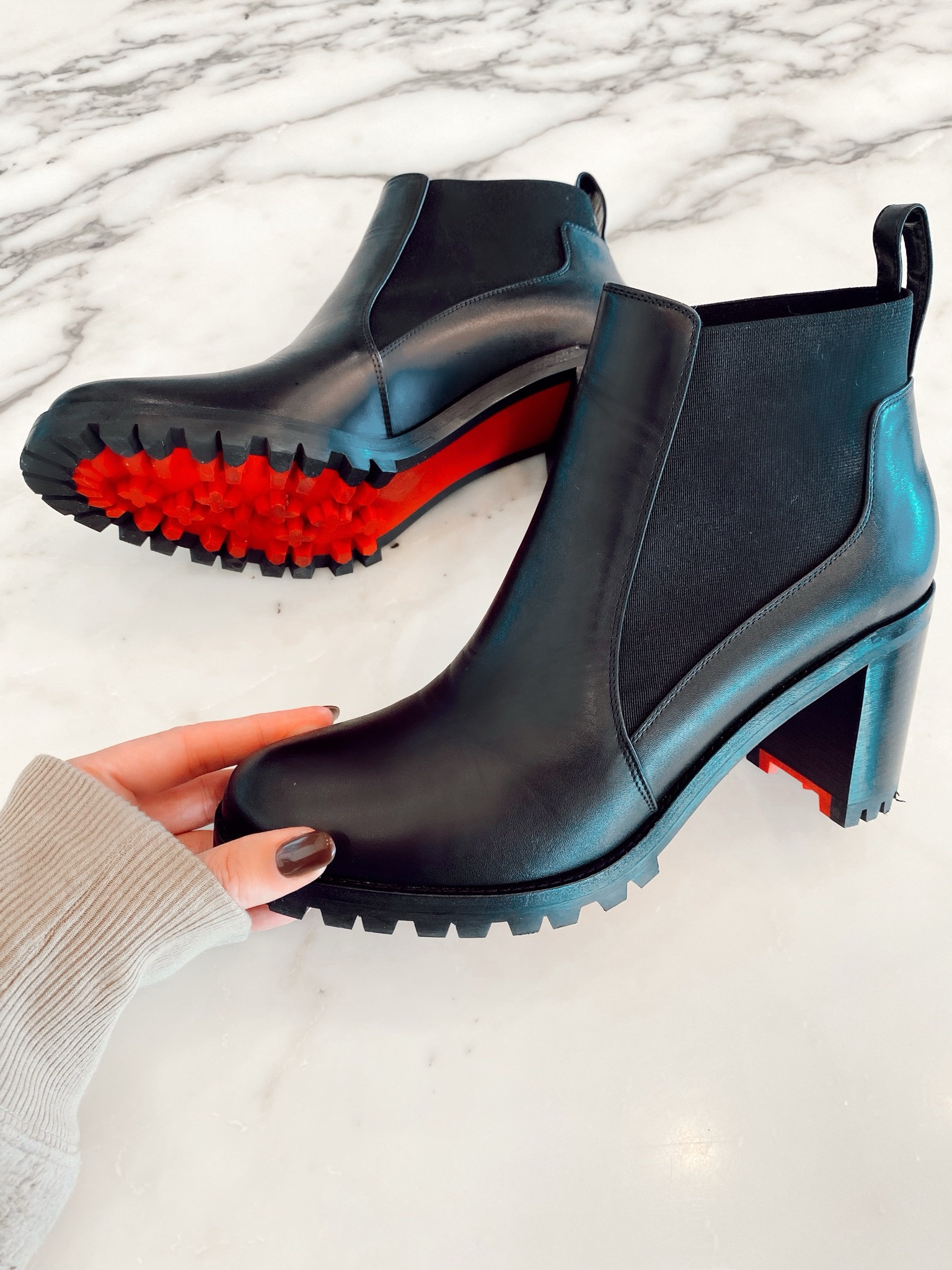 Our absolute favorite black boots for fall and winter. I’ve had for over 3 years and they still look brand new!! Make sure to size up a full size. Would make a great gift this holiday season!!

#LTKGiftGuide #LTKShoeCrush #LTKSeasonal