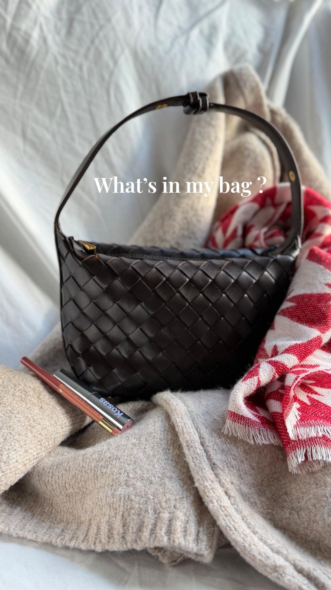 What’s in my bag ? 

Anti Feathering Lip Liner Shade 780 
Lip Stick Baby Rose 

#LTKHoliday #LTKGiftGuide #LTKCyberWeek