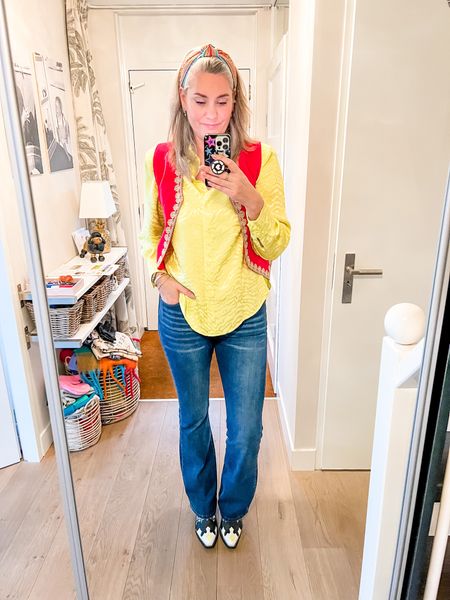 Outfits of the week 

A neon yellow satin blouse (Shoeby, L) paired with a fuchsia velvet vest/gilet/waistcoat from Poppy the Label (L), flared dark blue jeans (29”) and black, white and neon yellow cowboy boots (Sacha, old). 



#LTKstyletip #LTKeurope #LTKworkwear