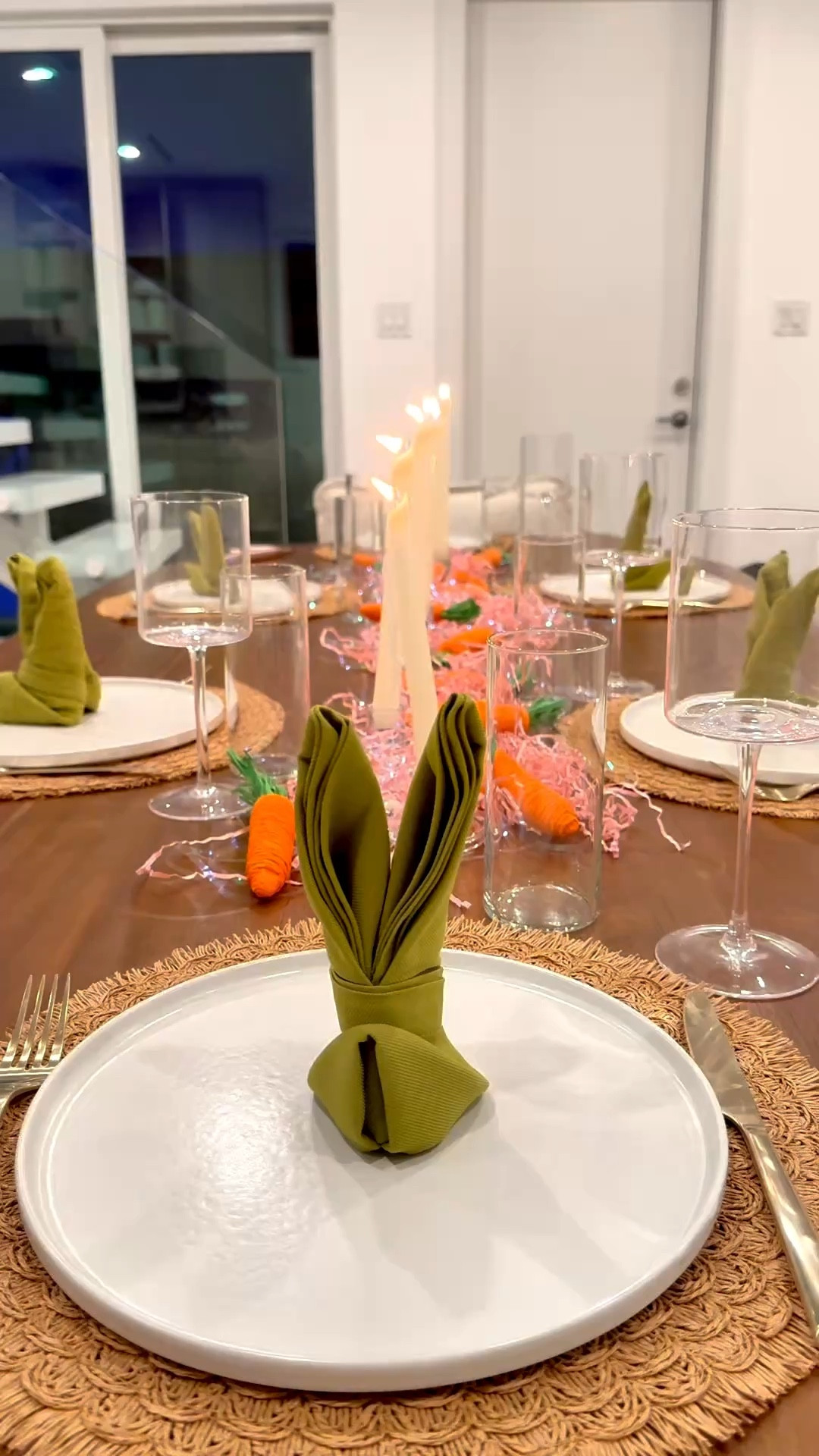 If you’re hosting Easter this weekend, don’t skip the details 🐰✨
This bunny napkin is the easiest way to make your table feel intentional (without actually doing the most)

Save this for your tablescape + send to whoever’s hosting 👀

#easterhosting #eastertable #tablescapedecor #hostingtips #easterideas 