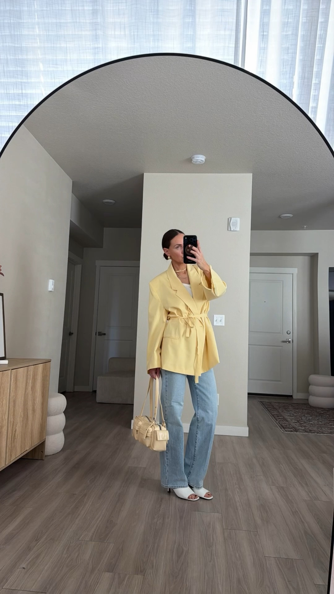 Blazer : asos wearing size small (it’s very oversized) 
Aritzia jeans.  I’m 5’7’m wearing regular size 25 
Tank top (size small ) Shoes and bag Amazon 