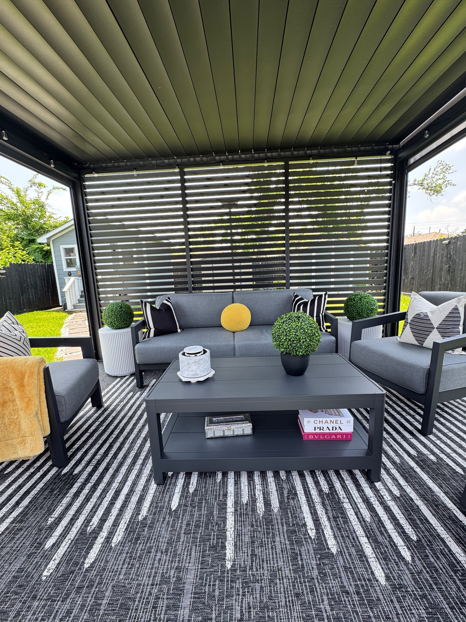 Outdoor livingg