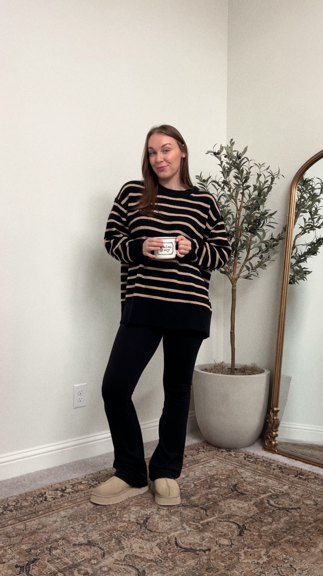 another gloomy day here ⛈️ picked this sweater up yesterday & it’s so cozy 🖤🧸 

Sweater size 2x
Leggings size M 

#ootd #whatimwearing #cozyoutfit #targetstyle #leggingsoutfit 