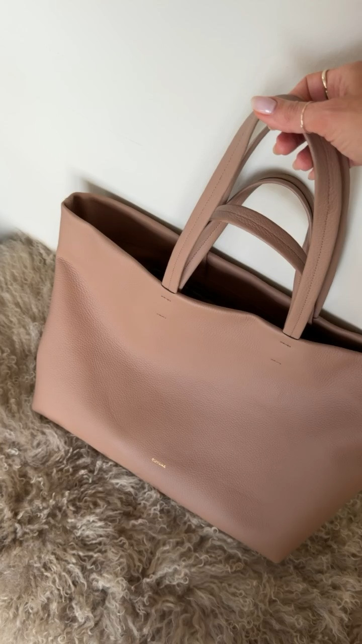 Loving this work tote, so roomy and great quality

#LTKdayinmylife #LTKWorkwear
