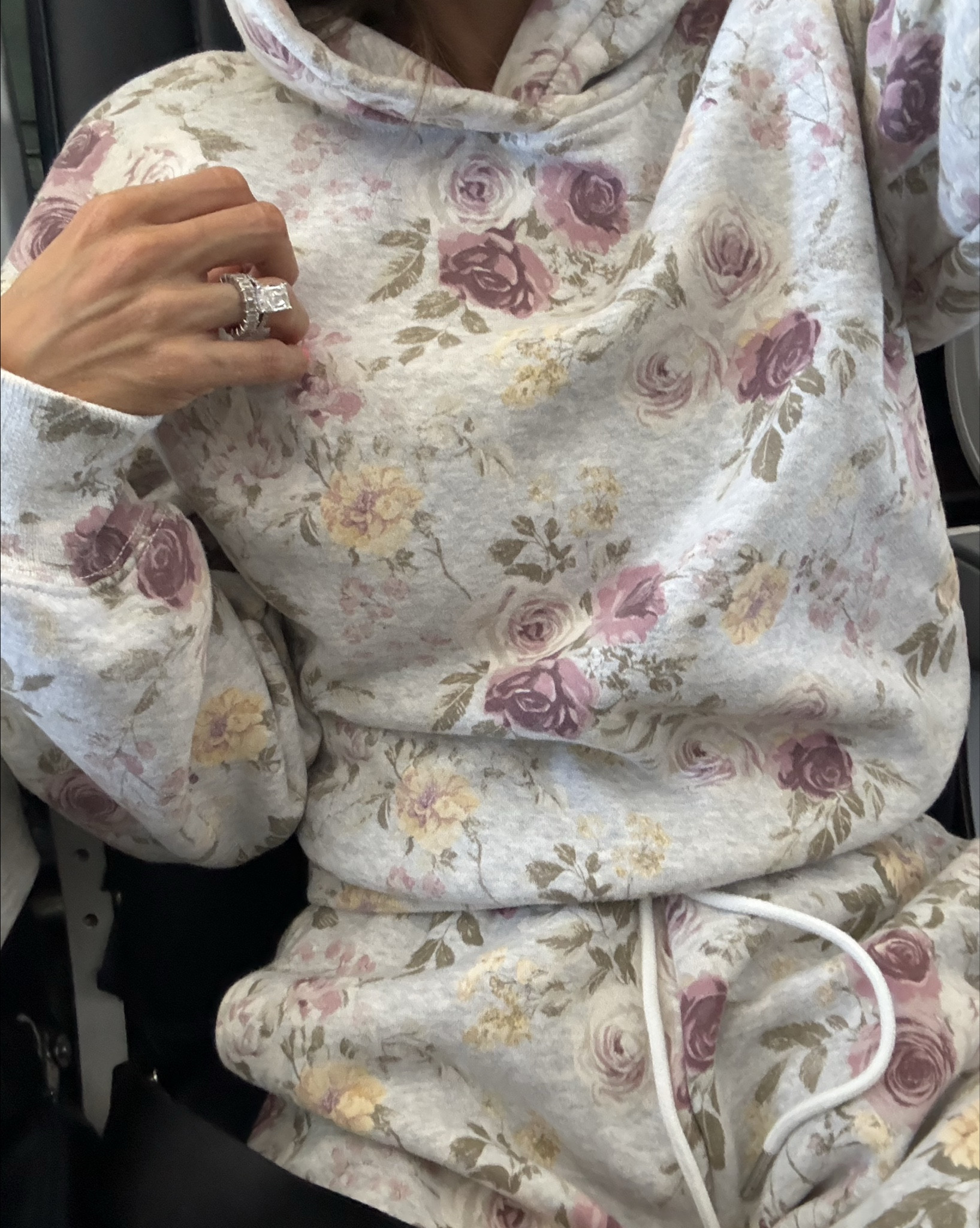 Floral hoodie matching set size xxs 
Travel outfit 

#LTKPetite #LTKSaleAlert