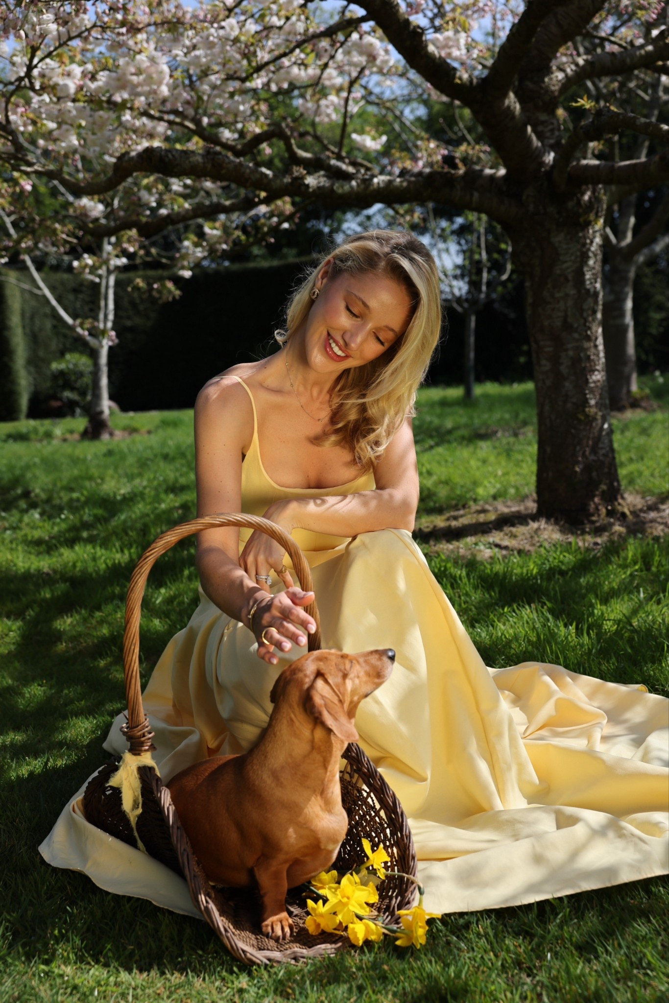 My favourite butter yellow dress this Spring/Summer 💛

Wedding Guest Dress | Maxi Dress| Yellow Dress | Summer Dress | Spring Dress | Luxury Dress | Staud Dress

#LTKluxury #LTKspring #LTKsummer
