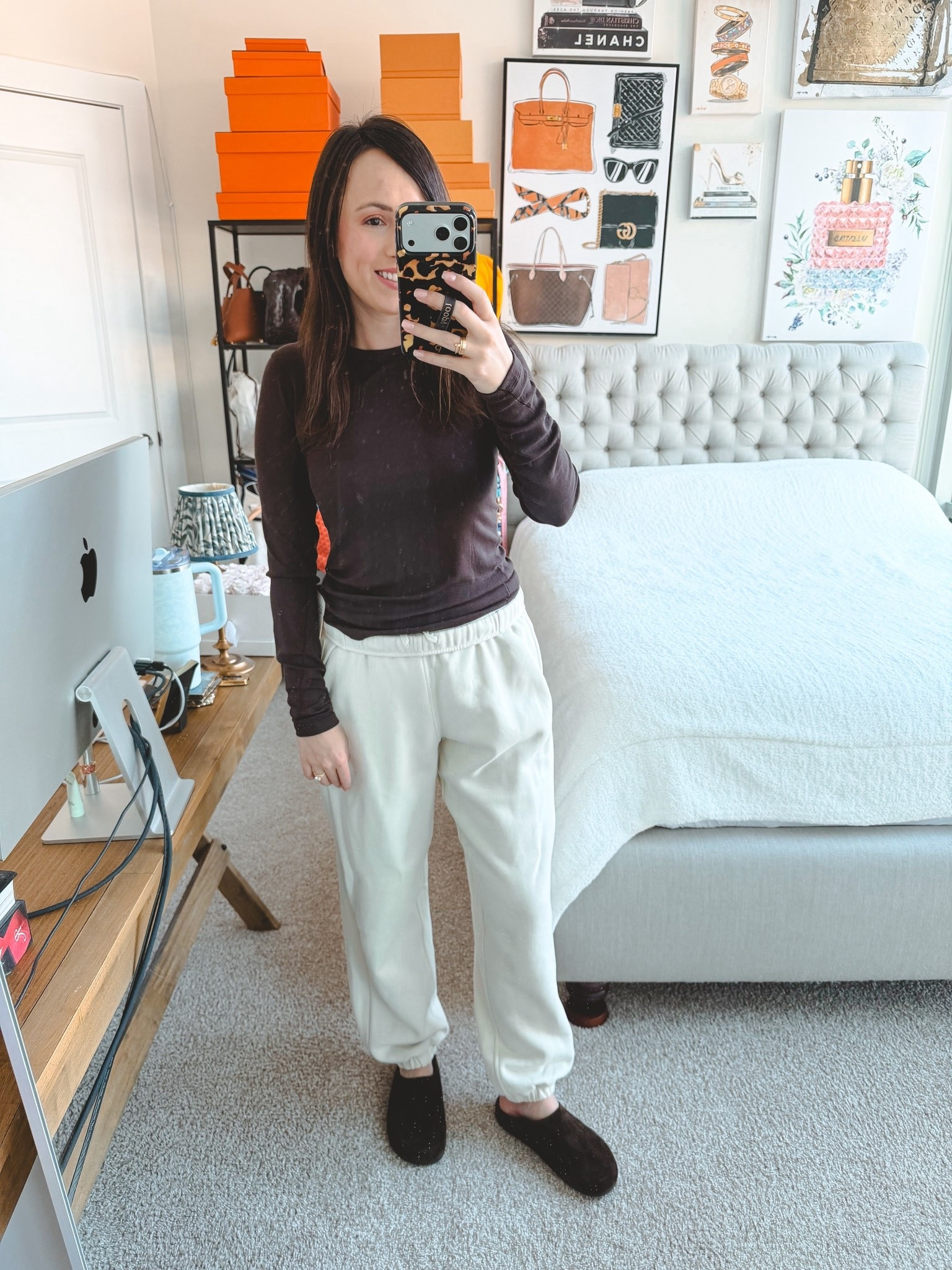 Lululemon hold tight top in espresso with scuba joggers in bone



#LTKSeasonal #LTKootd