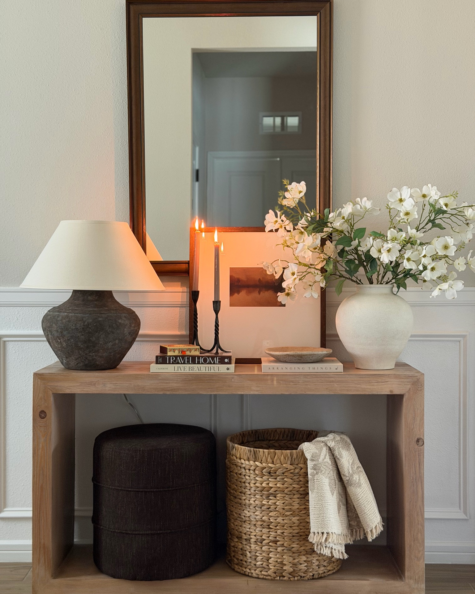 entryway styling inspo 

#entrywaytable #potterybarn #tablelamp #wayfair #mcgeeandco #studiomcgee