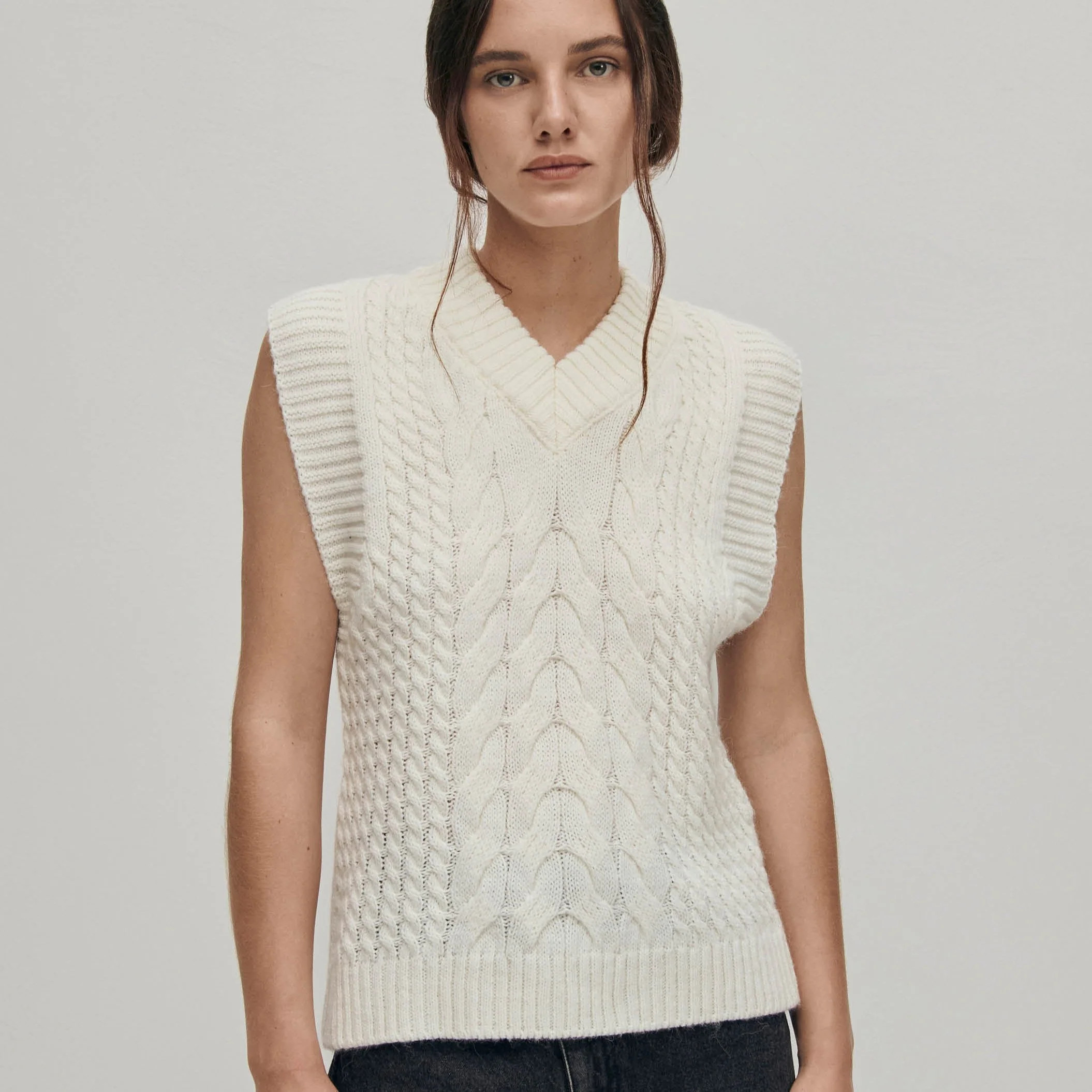 Cosy White Tricot Vest | ALOHAS | Alohas US