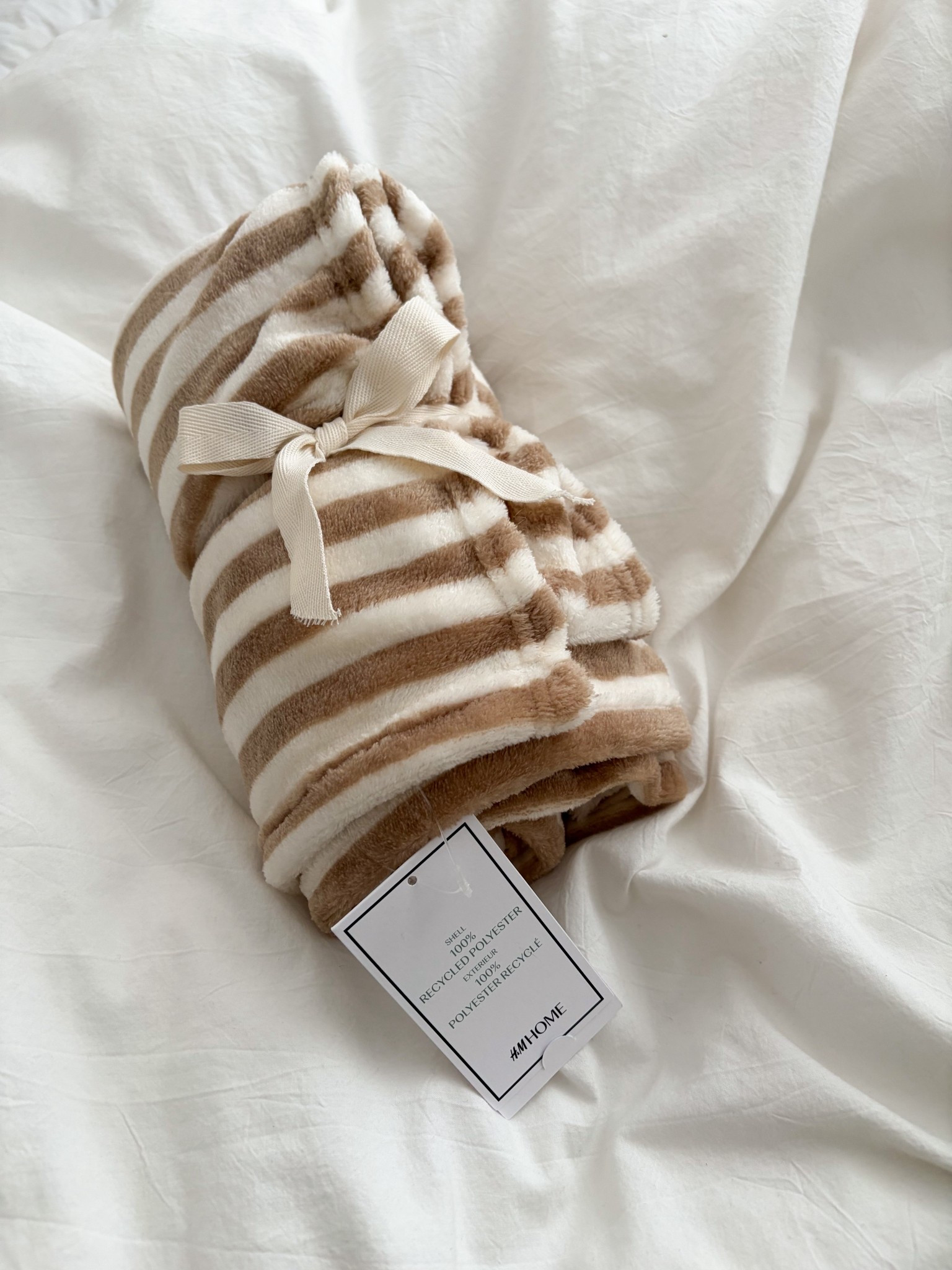 The most softest throw! Perfect for snuggling into while watching tv or used for kids! 

Currently on sale! 
#h&mhome 

#LTKcanada #LTKsale #LTKhome