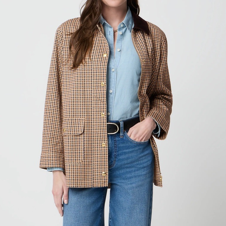 Tan plaid barn jacket
Field jacket 
Chore coat 
Preppy fall outfit

#LTKSeasonal #LTKSaleAlert
