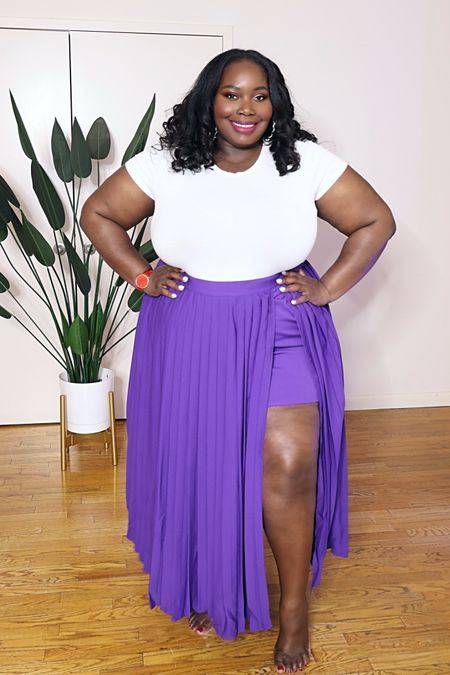 Obsessed with this purple pleated skirt that has a thigh high split

#LTKfindsunder100 #LTKstyletip #LTKplussize