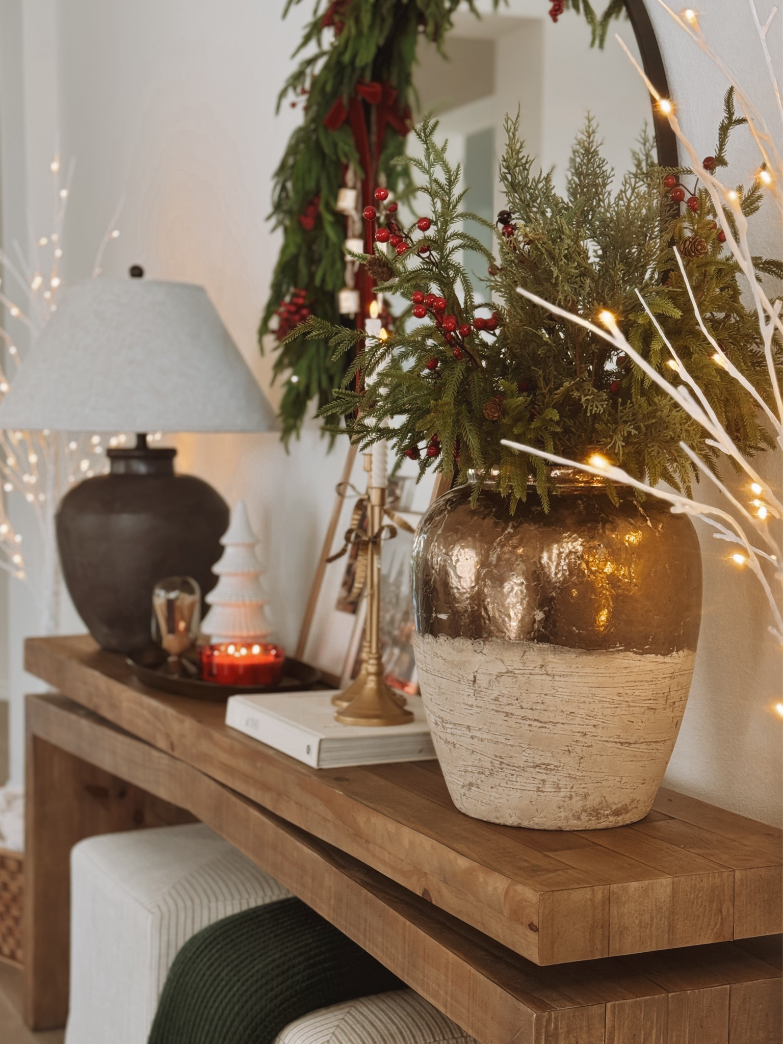 Holiday entryway with @wayfair! 🎄❤️✨ #wayfair #wayfairpartner

#LTKHome #LTKHoliday #LTKSeasonal