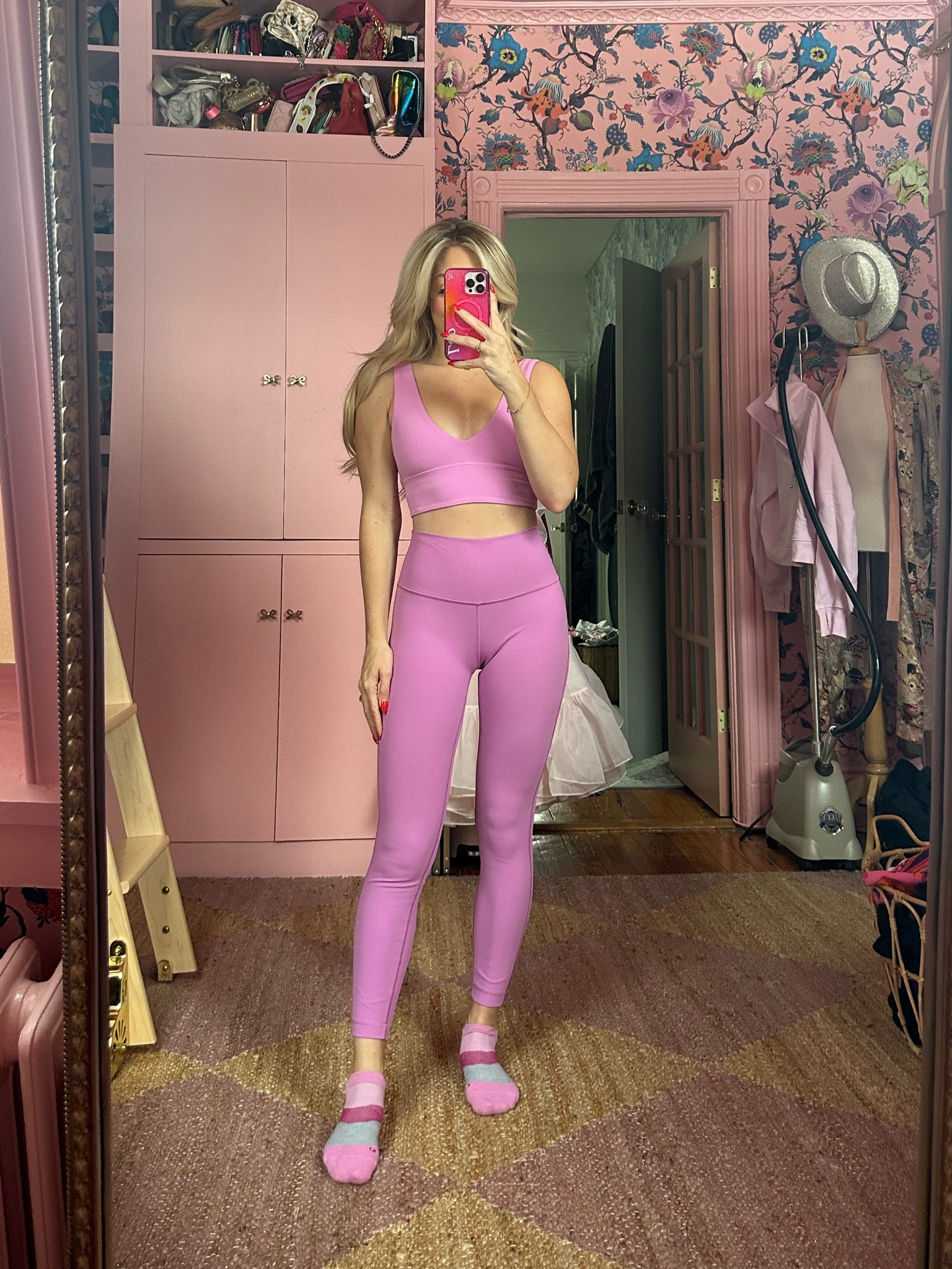 Lululemon align bra dahlia mauve and wunder under legging from lululemon like new wearing size 6 in both 

#LTKfindsunder100 #LTKfitness