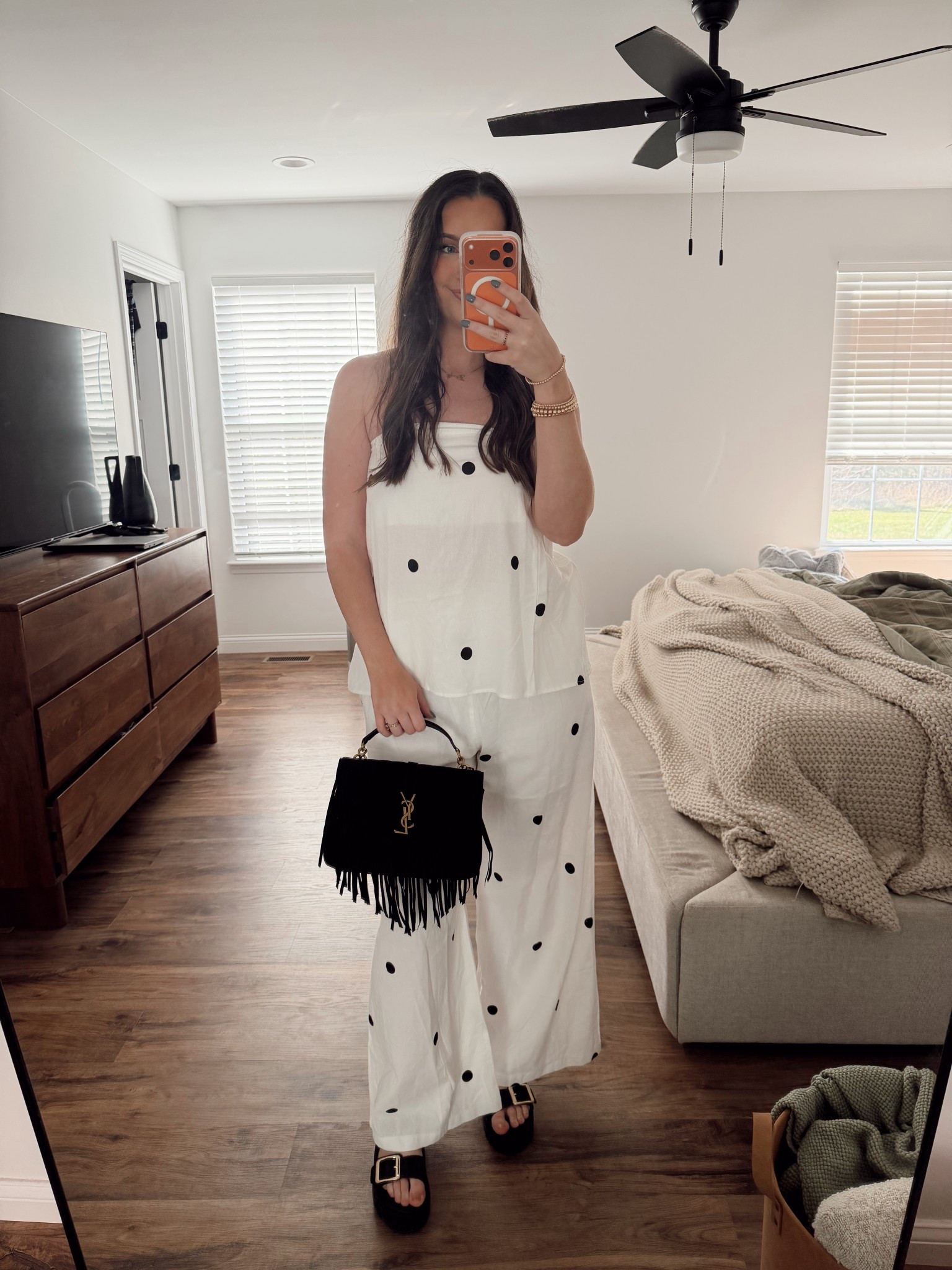 OBSESSED IS AN UNDERSTATEMENT, so cute and comfy 🔗🖤✨ 

#LTKStyleTip #LTKootd #LTKFindsUnder50