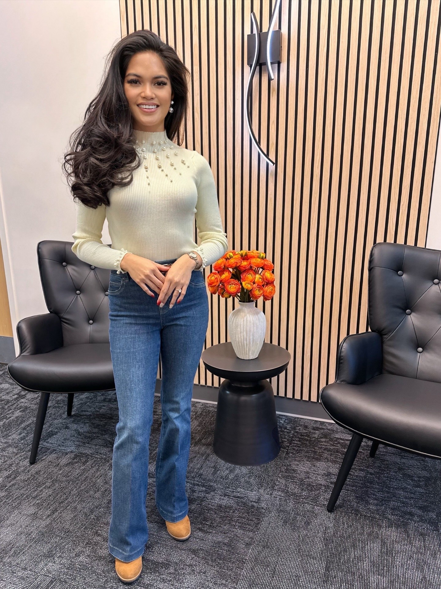 Love these flare jeans by @Spanx .  Petite friendly!  I’m wearing size Petite XS.  Currently on sale at a great price too ! 