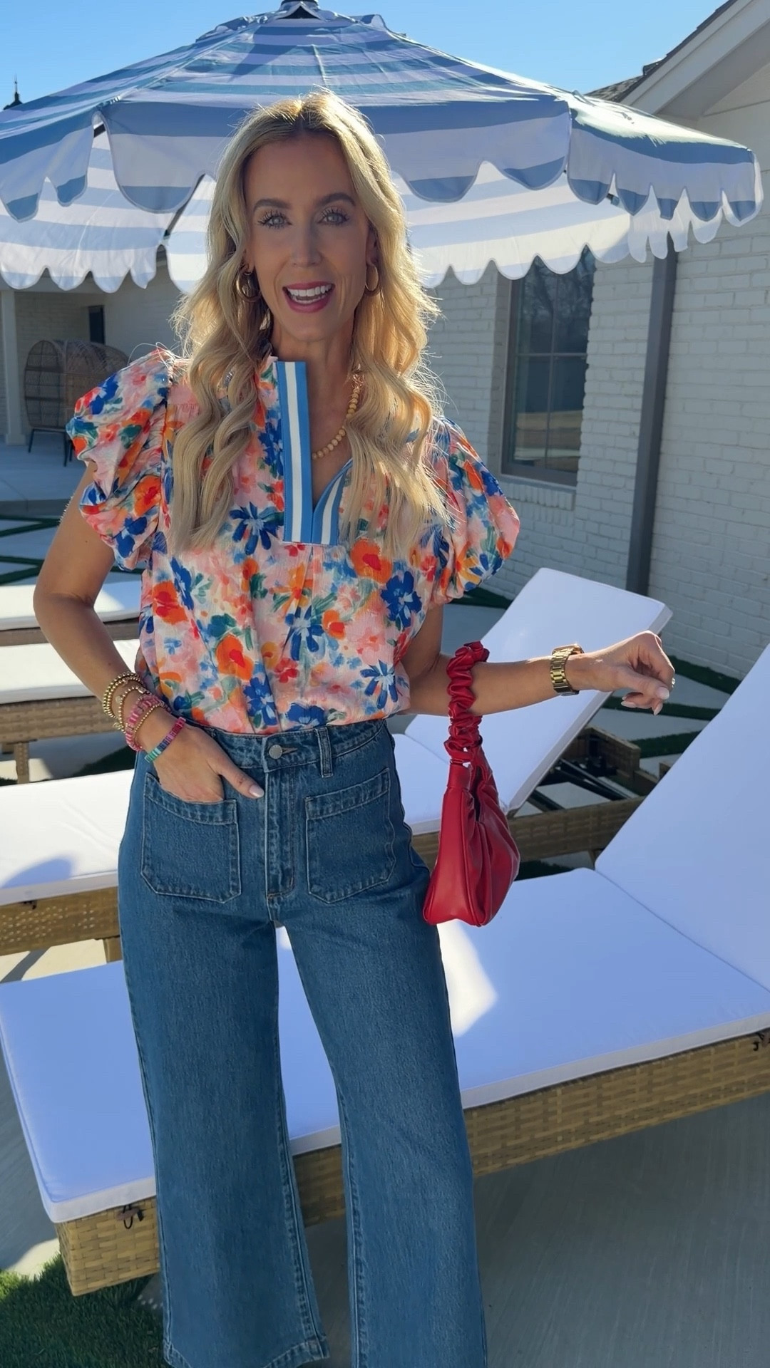 Gorgeous @shopavara blouse and jeans! Perfect spring outfit! 