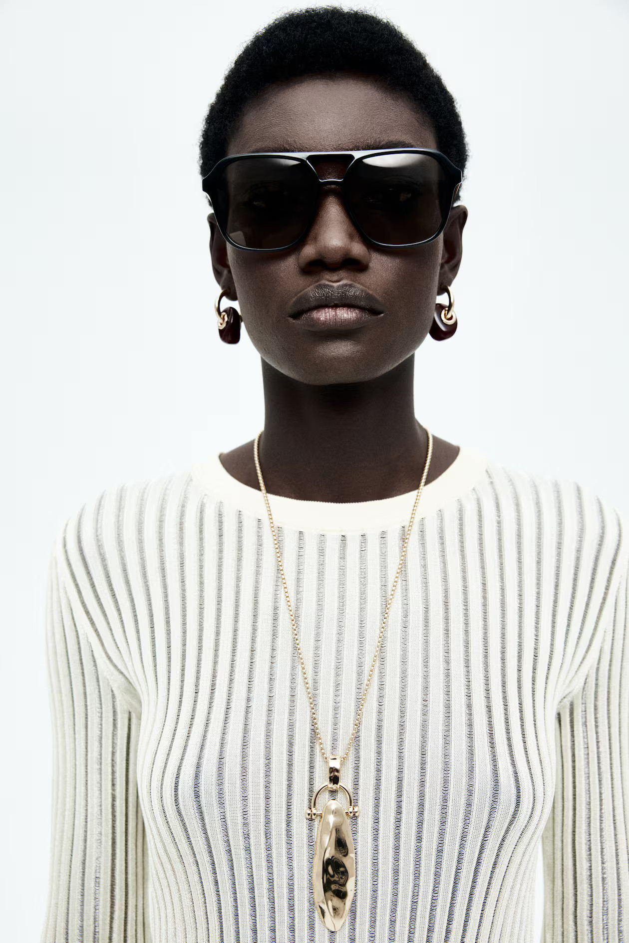 Long pendant necklace | H&M (UK, MY, IN, SG, PH, TW, HK)