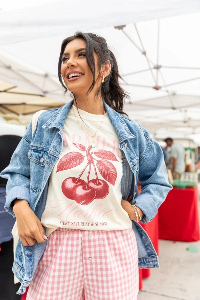 The perfect farmers market outfit #graphictee #summeroutfit 

#LTKFindsUnder50 #LTKSummerEdit #LTKU