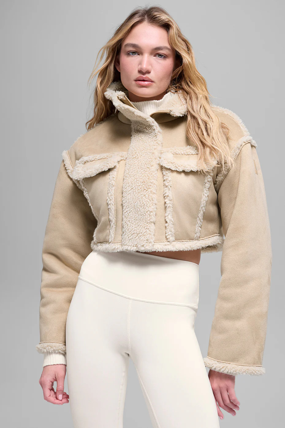 ALO | Faux Shearling Snowfall Cropped Jacket in Woodland Tan Beige, Size: XS | Alo Yoga (US)