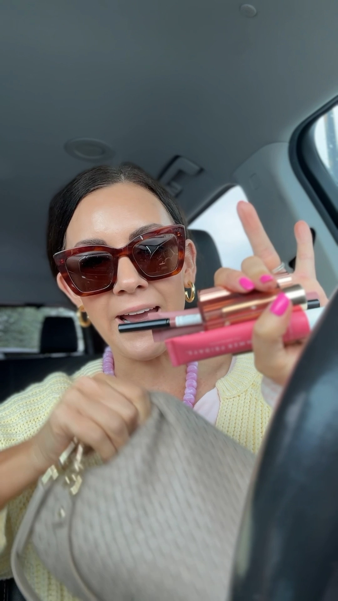 Lip products you’ll find in my purse that I love!
Charlotte tilbury lipstick-pillow talk fair
Charlotte Tilbury liner -pillow talk fair
Patrick Ta-cookie butter
Summer Fridays lip balm -pink gauva, also love, vanilla, and the light pink one
Lawless Gloss-nudie
Merit lipstick-millennial 
make up by Mario liner-Hugh

#LTKdayinmylife #LTKSaleAlert #LTKBeauty