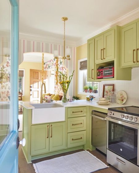 Penney Villa kitchen / kitchen lighting / kitchen favorites / kitchen style / wall paper / Annie selke / home refresh / home accents 

#LTKhome #LTKSeasonal #LTKstyletip