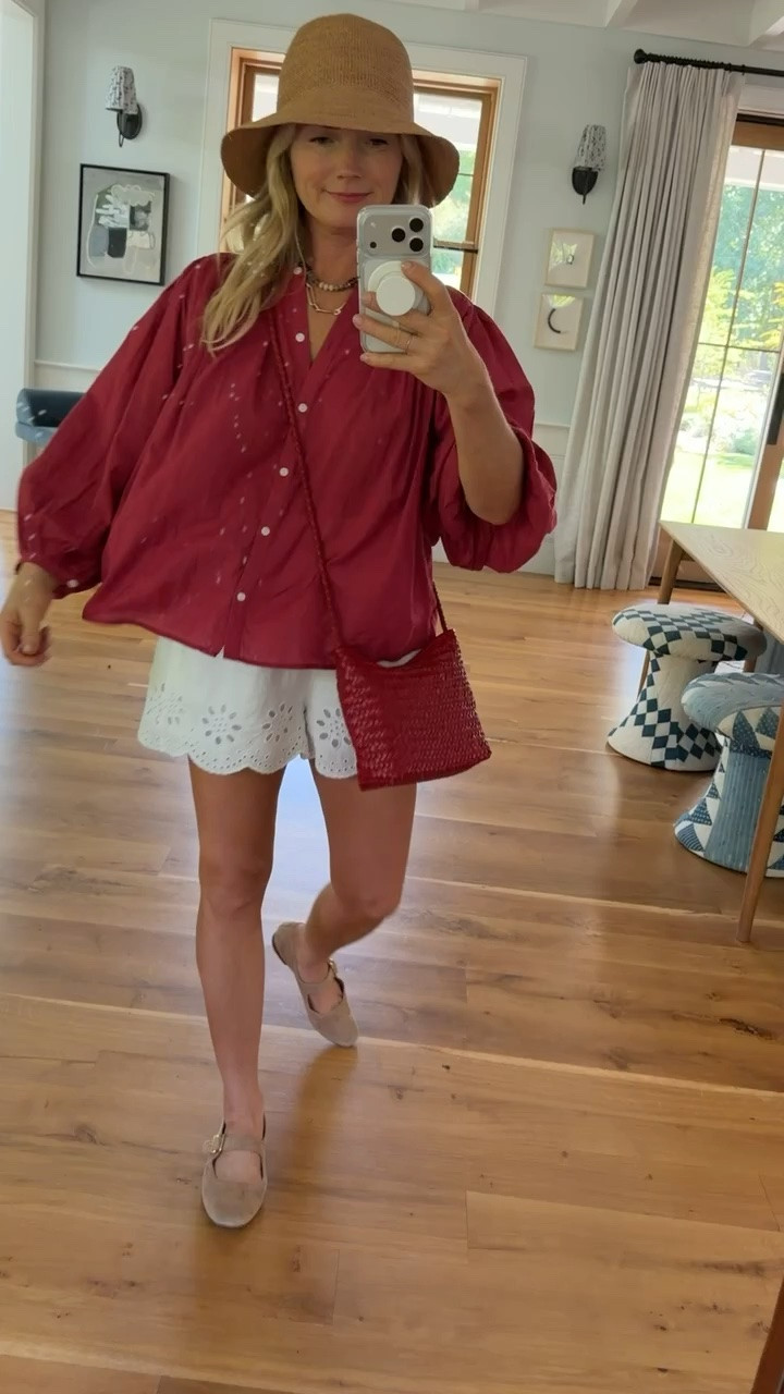 I love this outfit so much - wearing a small in the top and bottoms. These shorts are so comfy (elastic waistband) but I love how the little scallop detail. Also how cute is that bag:)